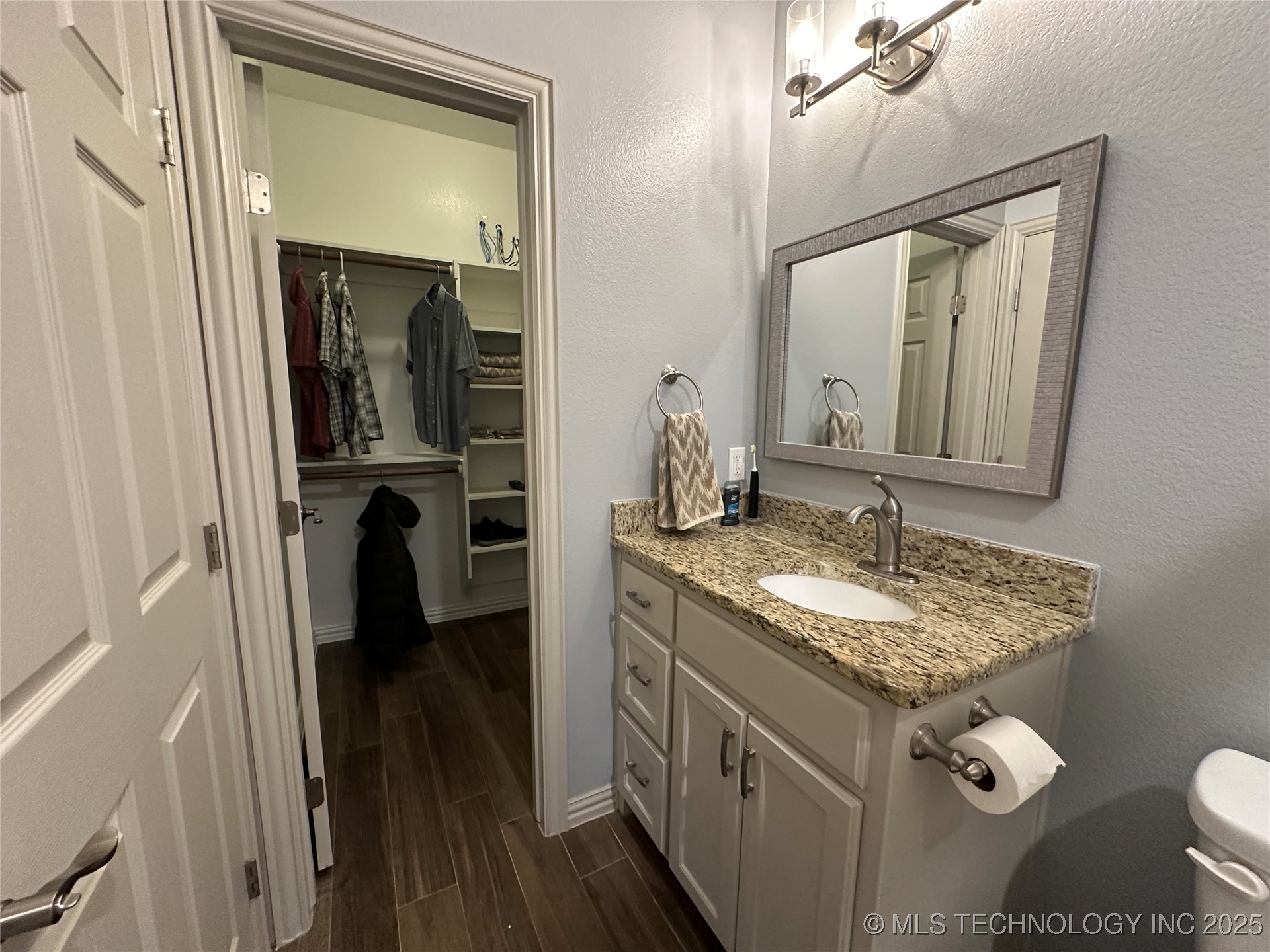 205 Cottonwood Street Property Photo 20