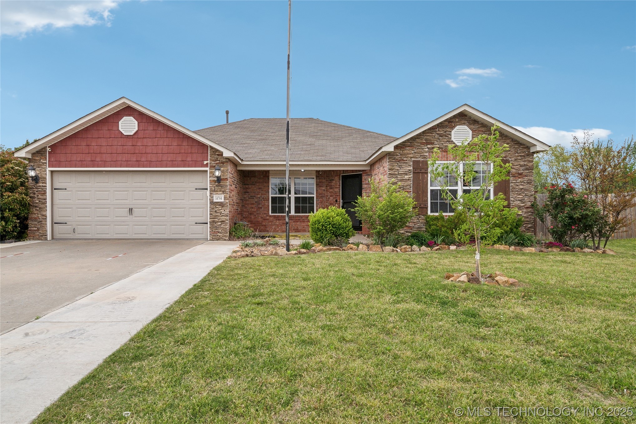 14704 Fern Place E Property Photo 1