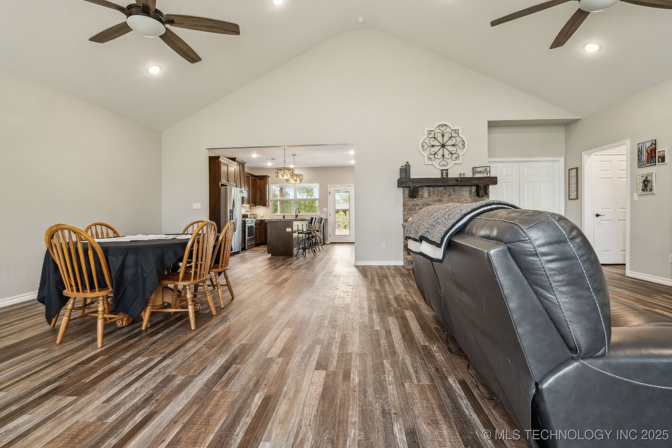 15805 E 380 Road Property Photo 7
