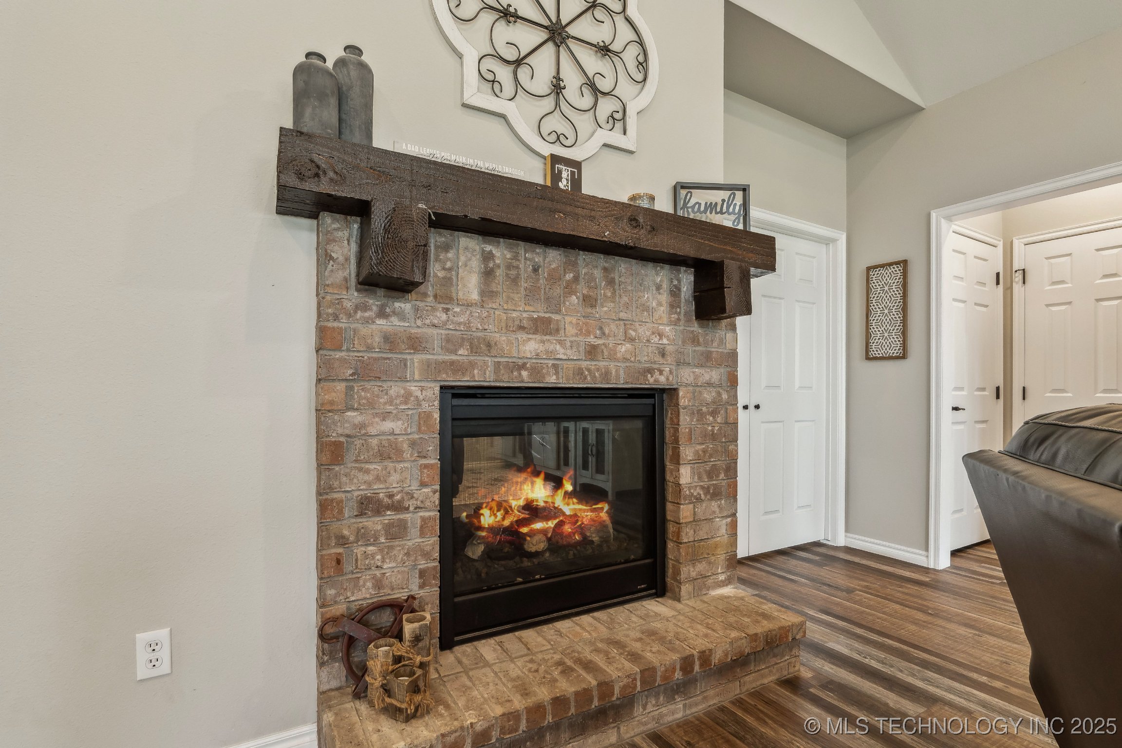 15805 E 380 Road Property Photo 9