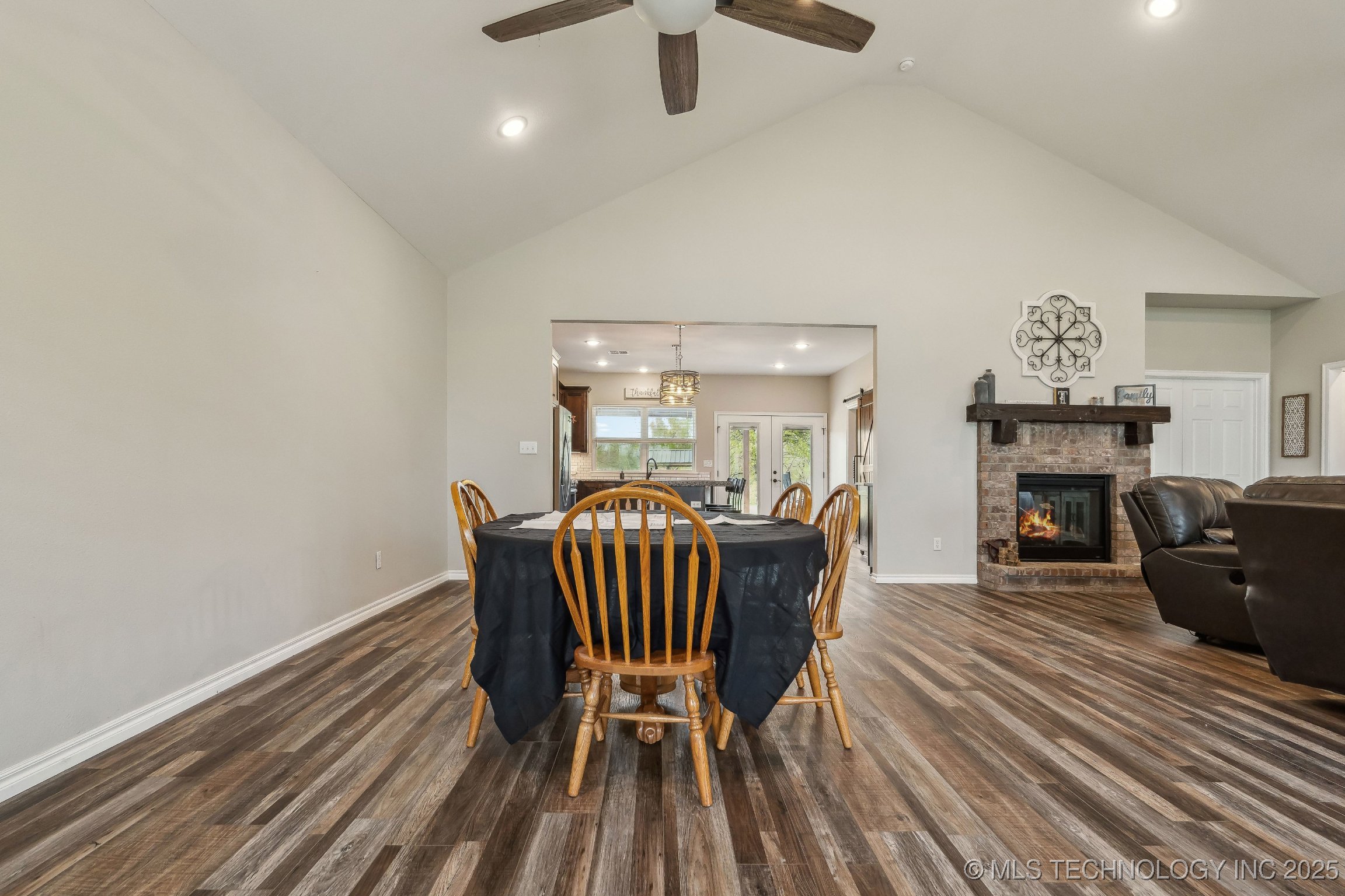 15805 E 380 Road Property Photo 11
