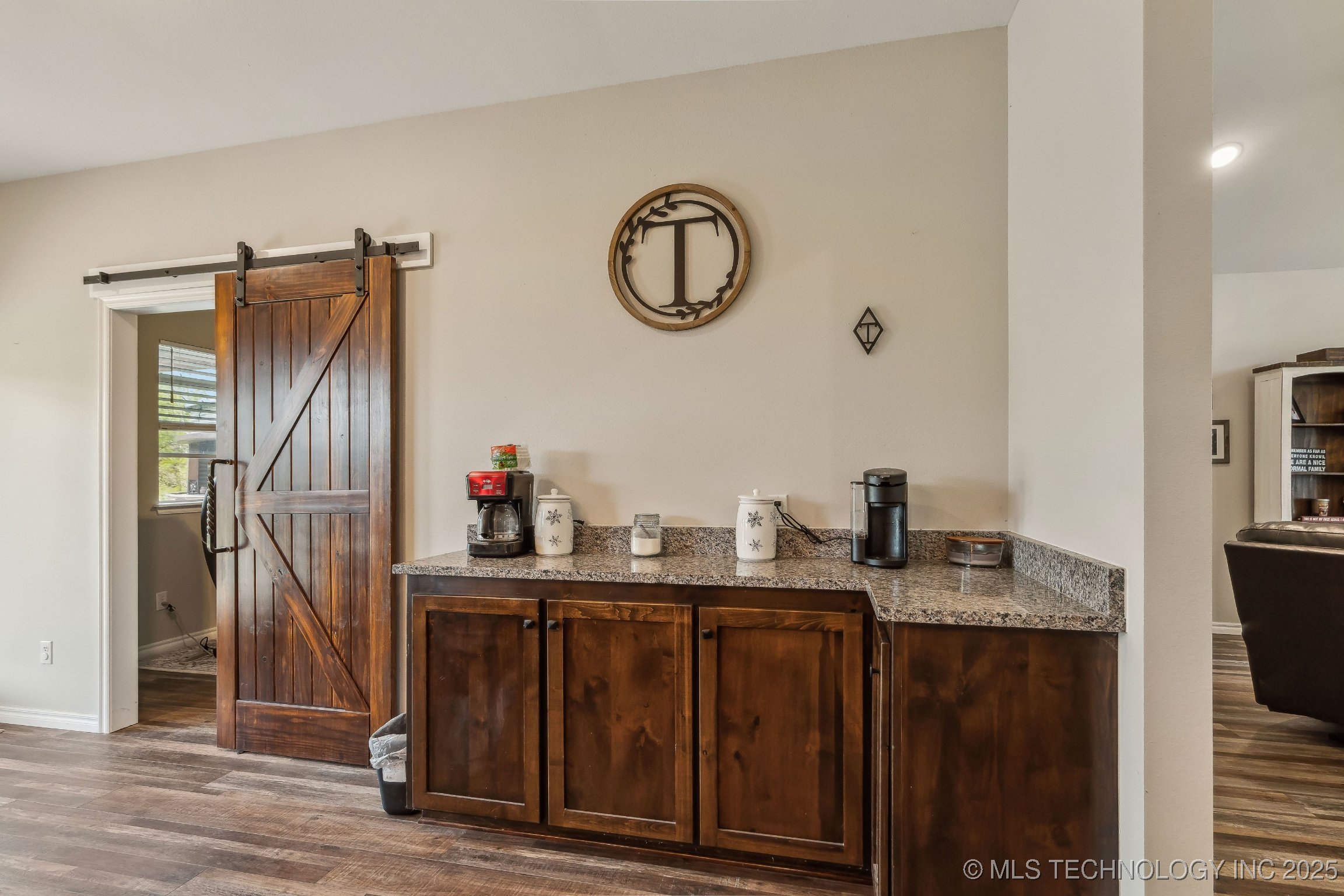 15805 E 380 Road Property Photo 17