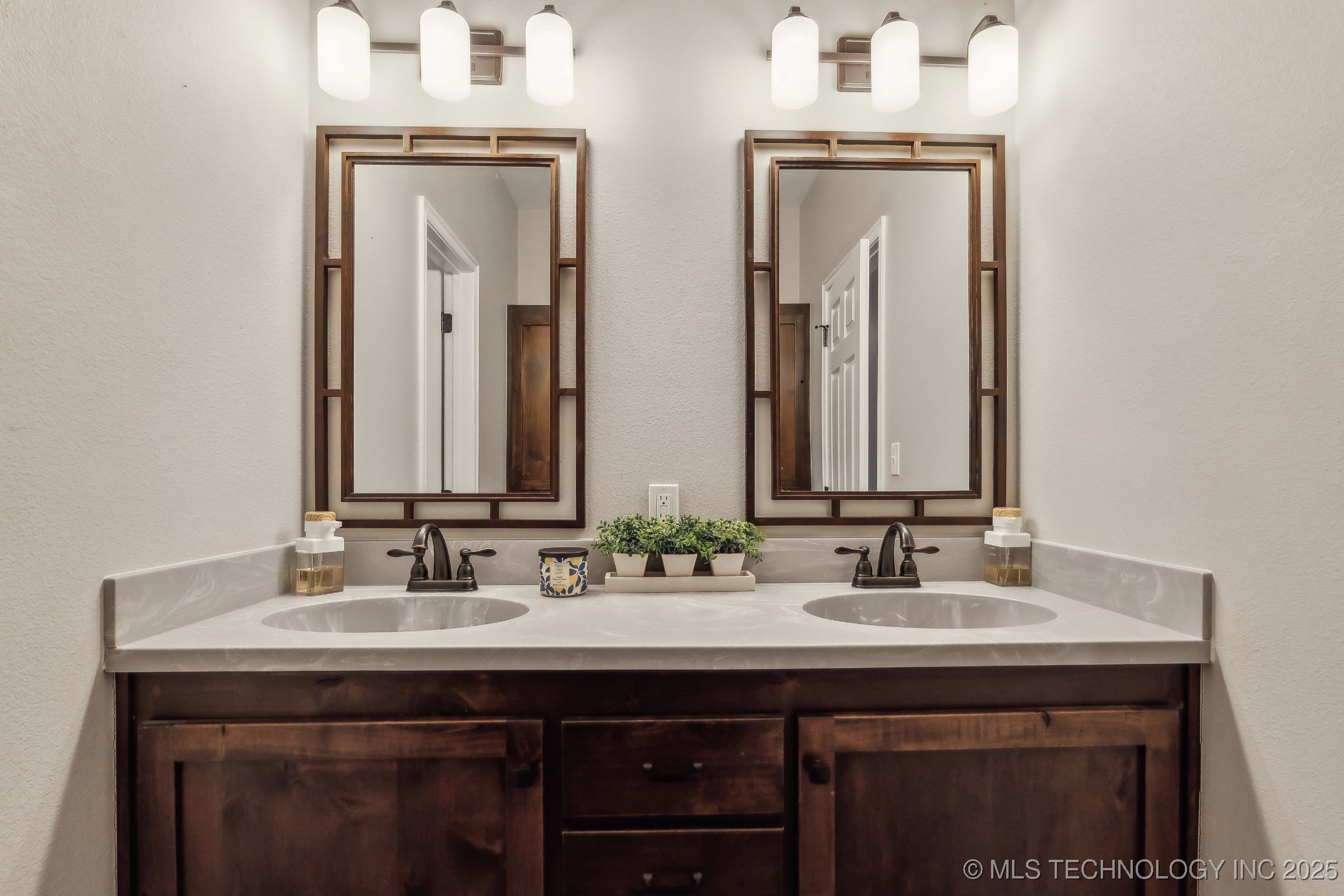 15805 E 380 Road Property Photo 19