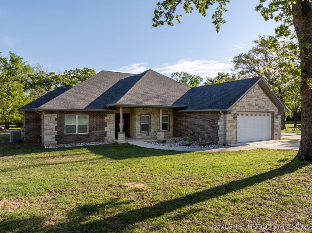 8903 Pear Street Property Photo