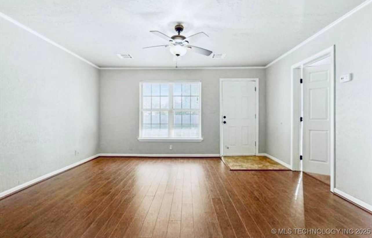2020 N Maplewood Avenue Property Photo 4