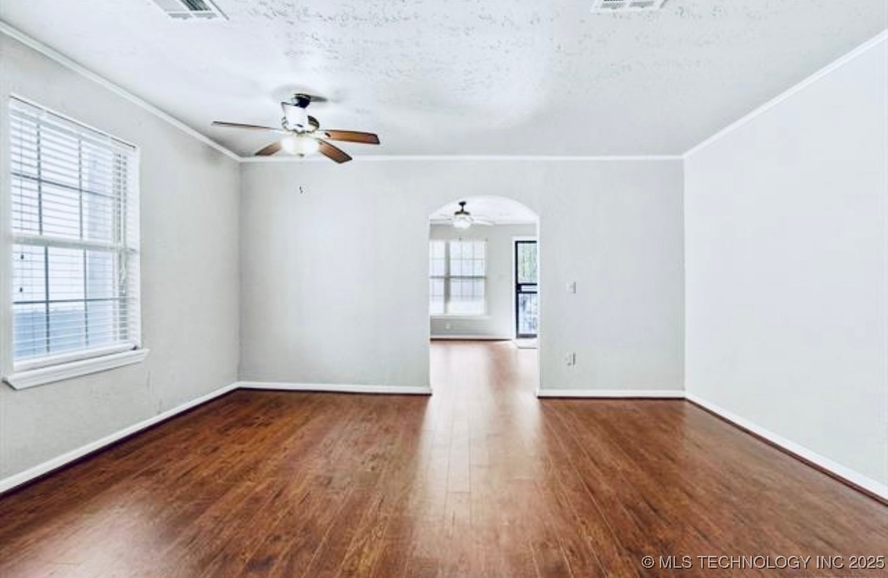 2020 N Maplewood Avenue Property Photo 5
