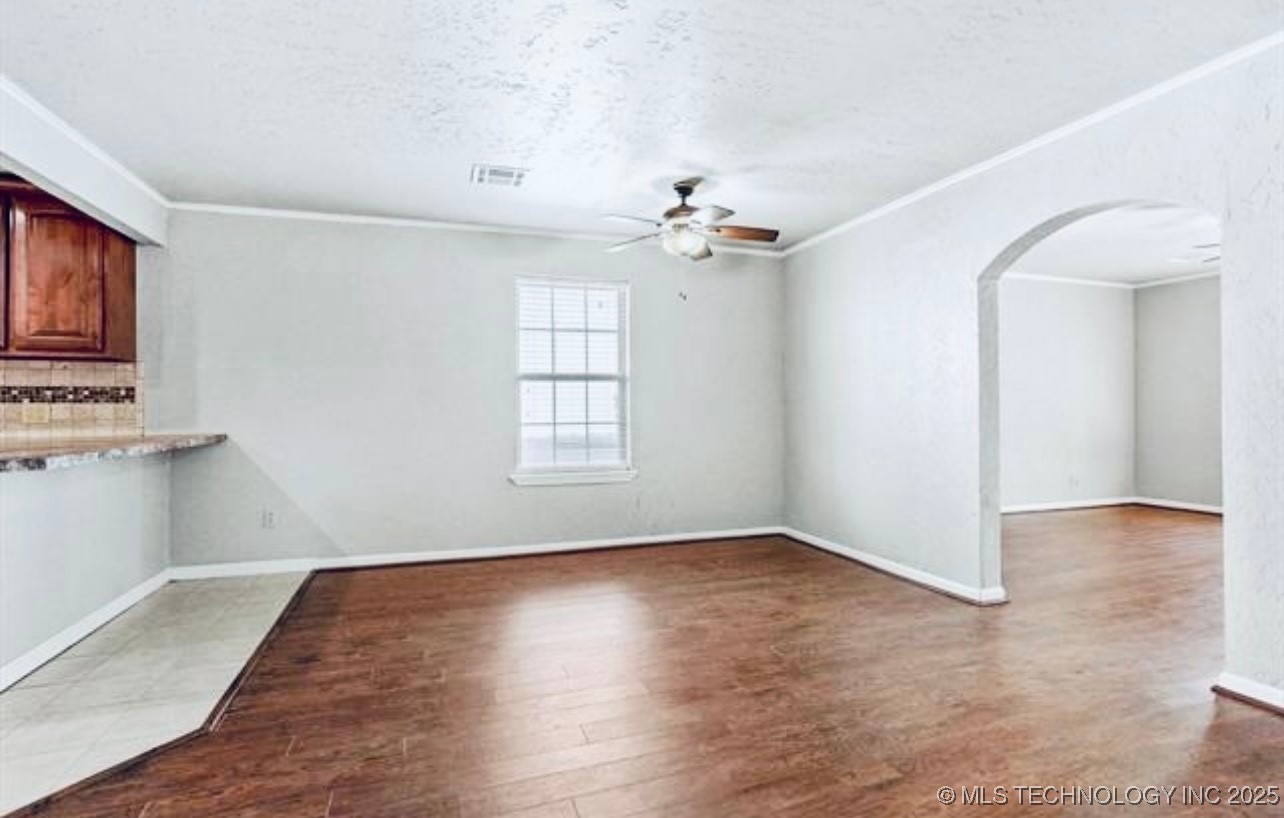 2020 N Maplewood Avenue Property Photo 6