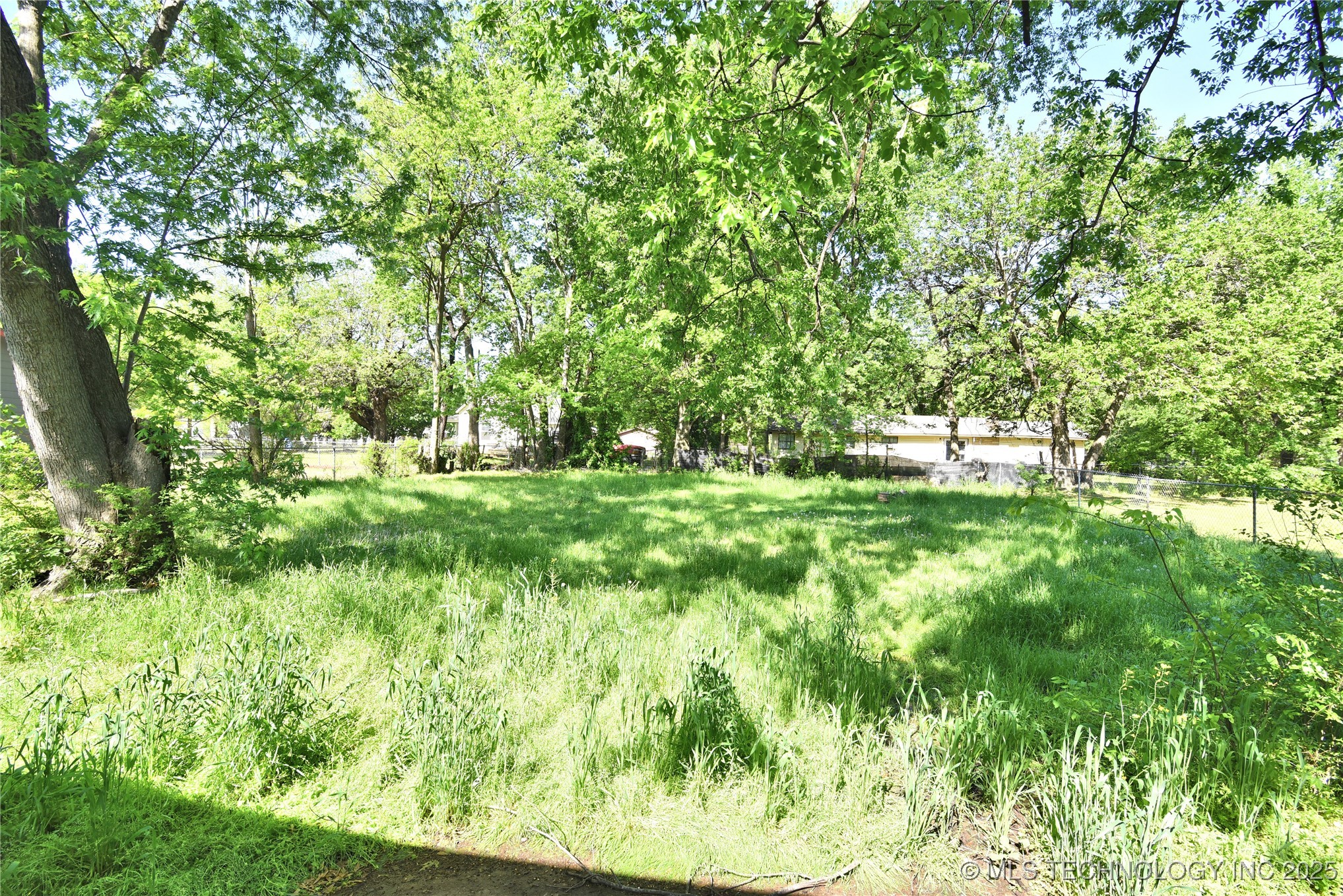 908 S Powell Avenue Property Photo 21
