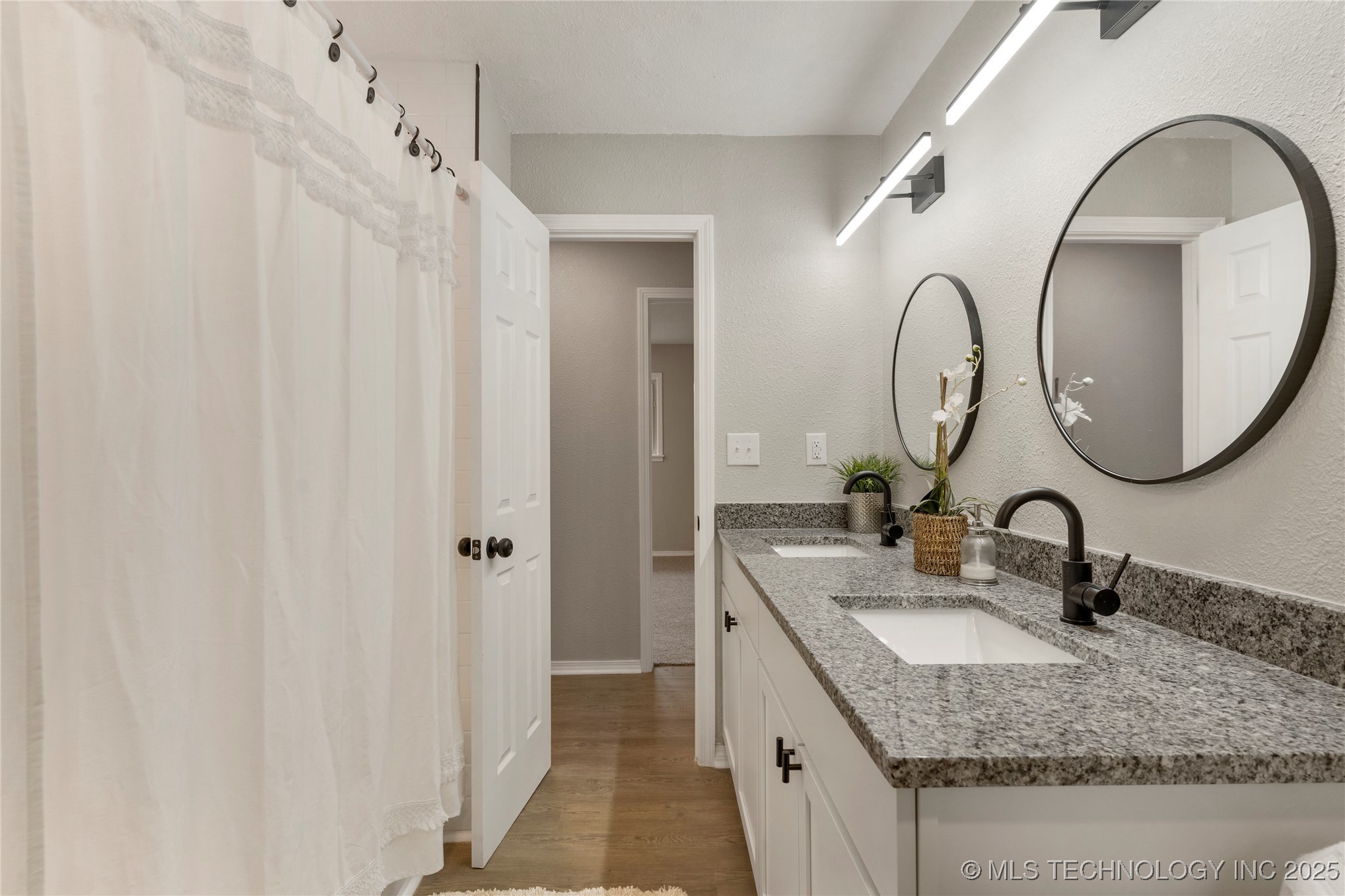 8219 S 67th West Avenue Property Photo 19