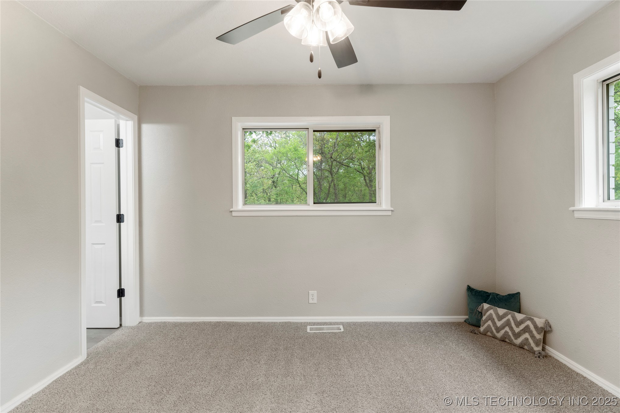 8219 S 67th West Avenue Property Photo 26