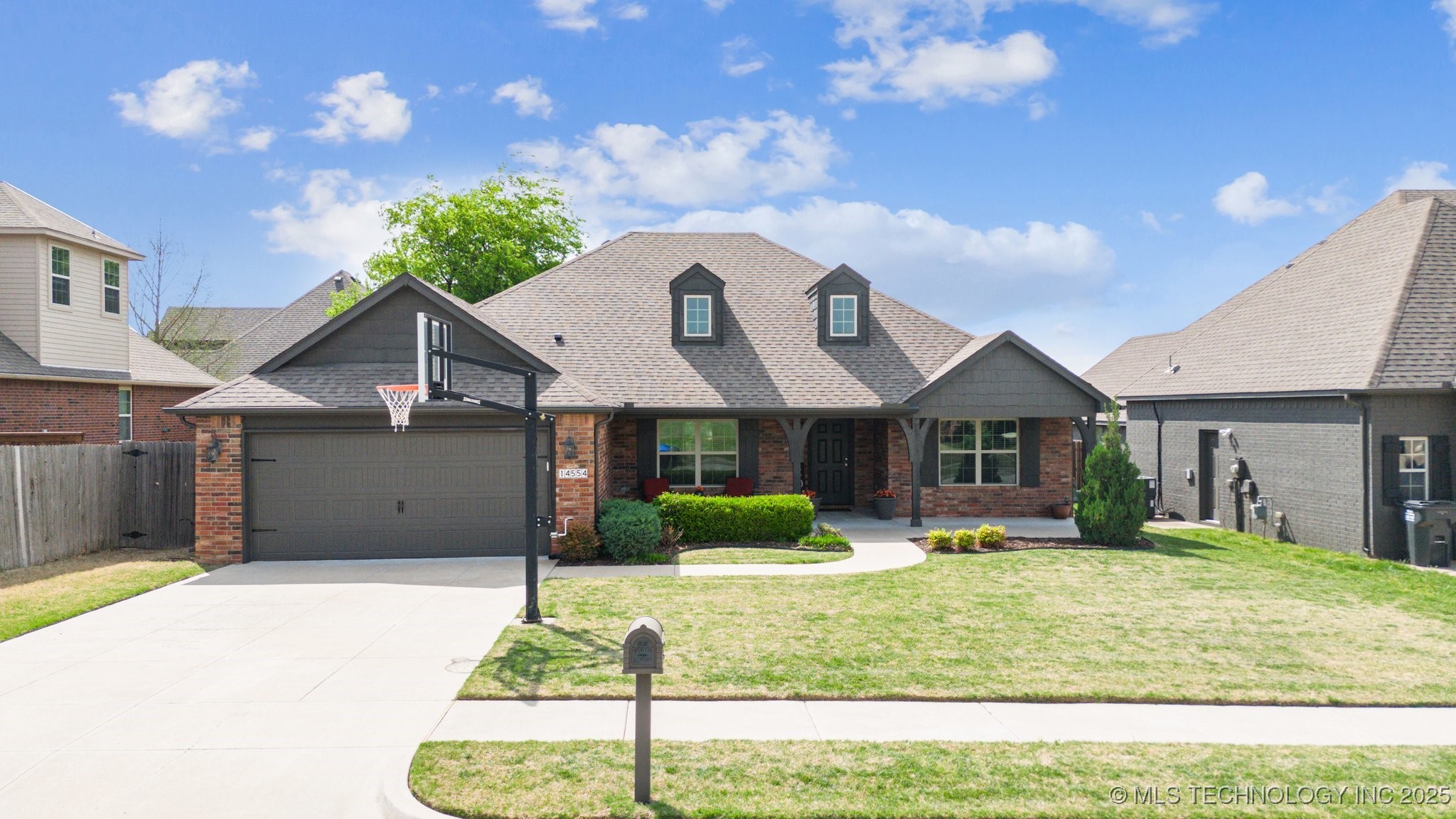 14554 Urbana Court Property Photo 1