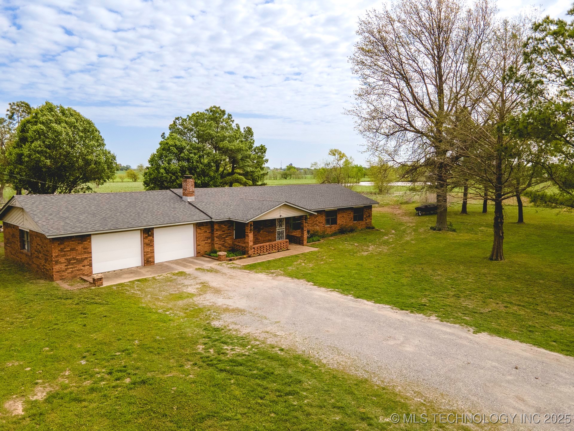 3745 E 420 Road Property Photo