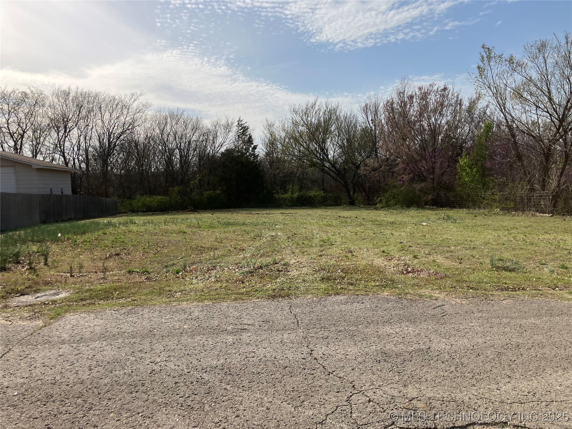 1009 Lakeland Street Property Photo