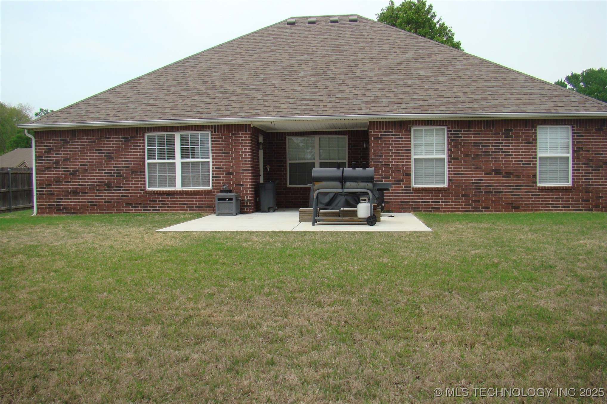 5305 Richmond Drive Property Photo 2