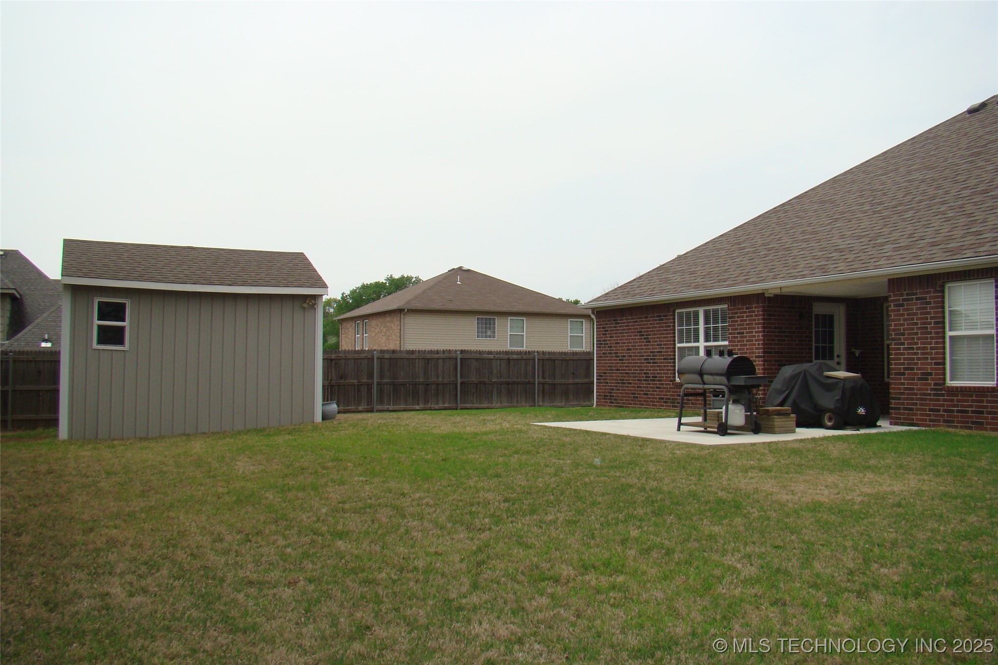 5305 Richmond Drive Property Photo 4