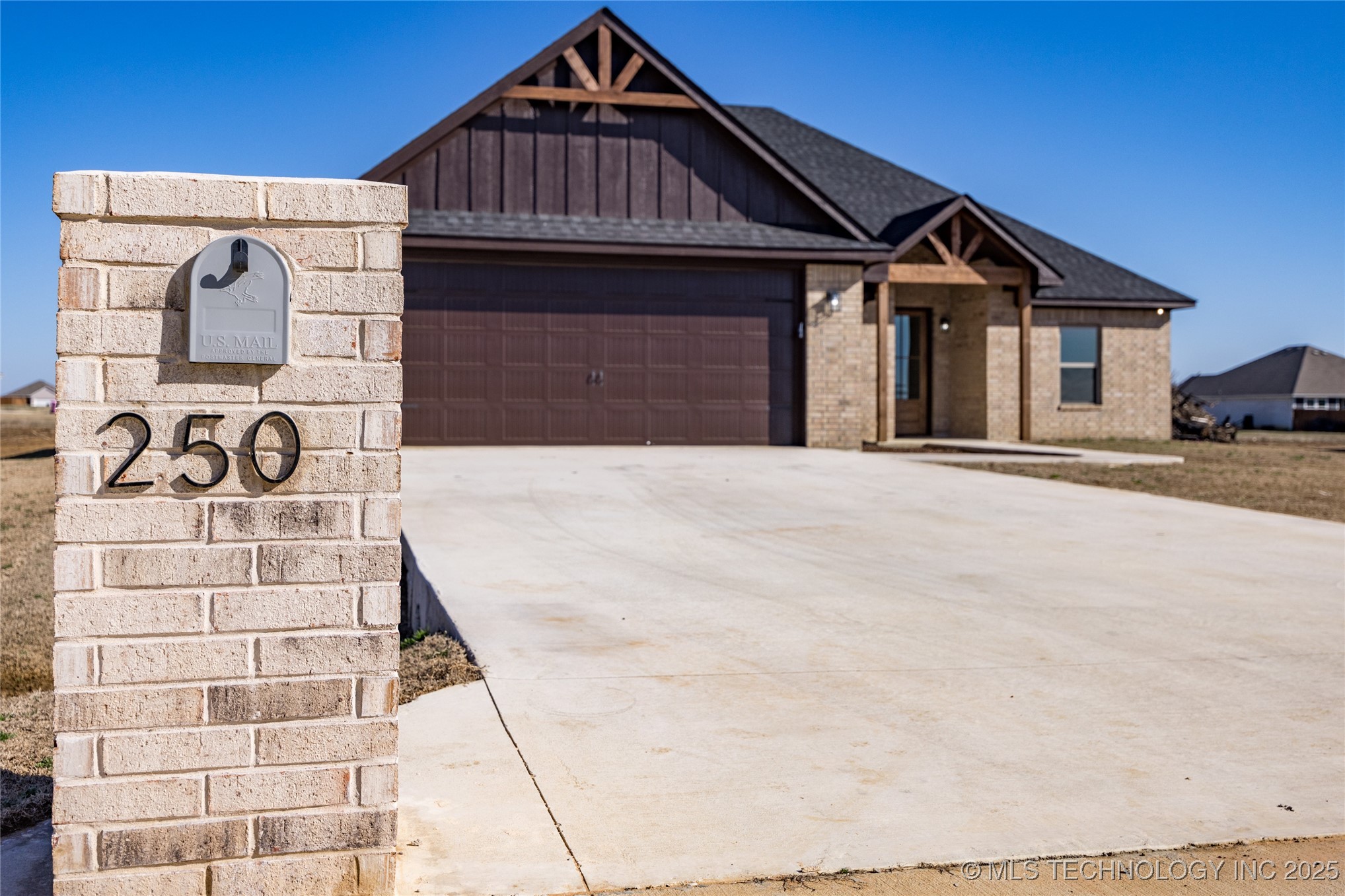 250 Maple Leaf Drive Property Photo 1
