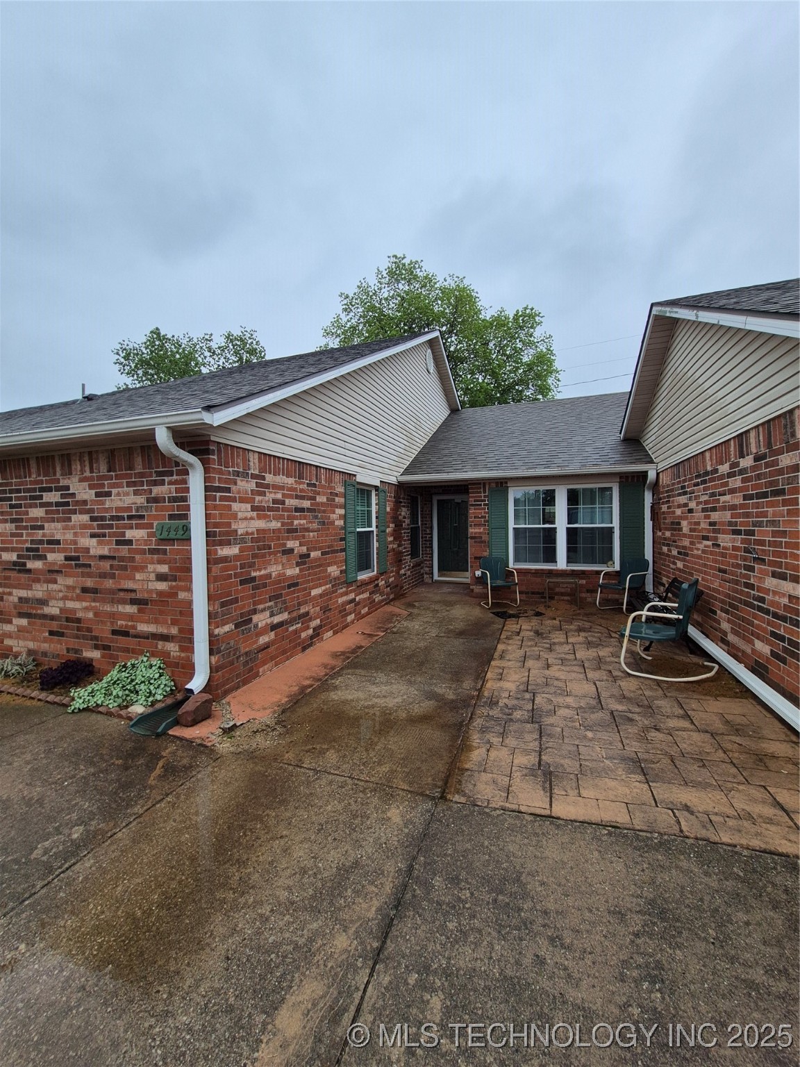 1449 W Evergreen Lane Property Photo