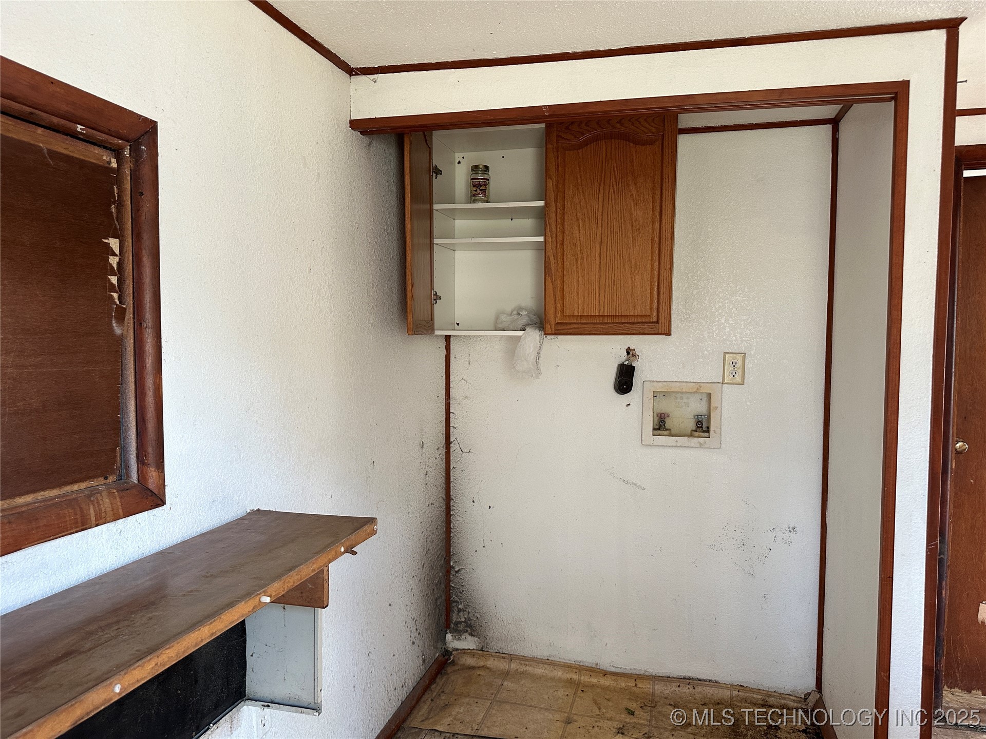 5924 Kickapoo Avenue Property Photo 11