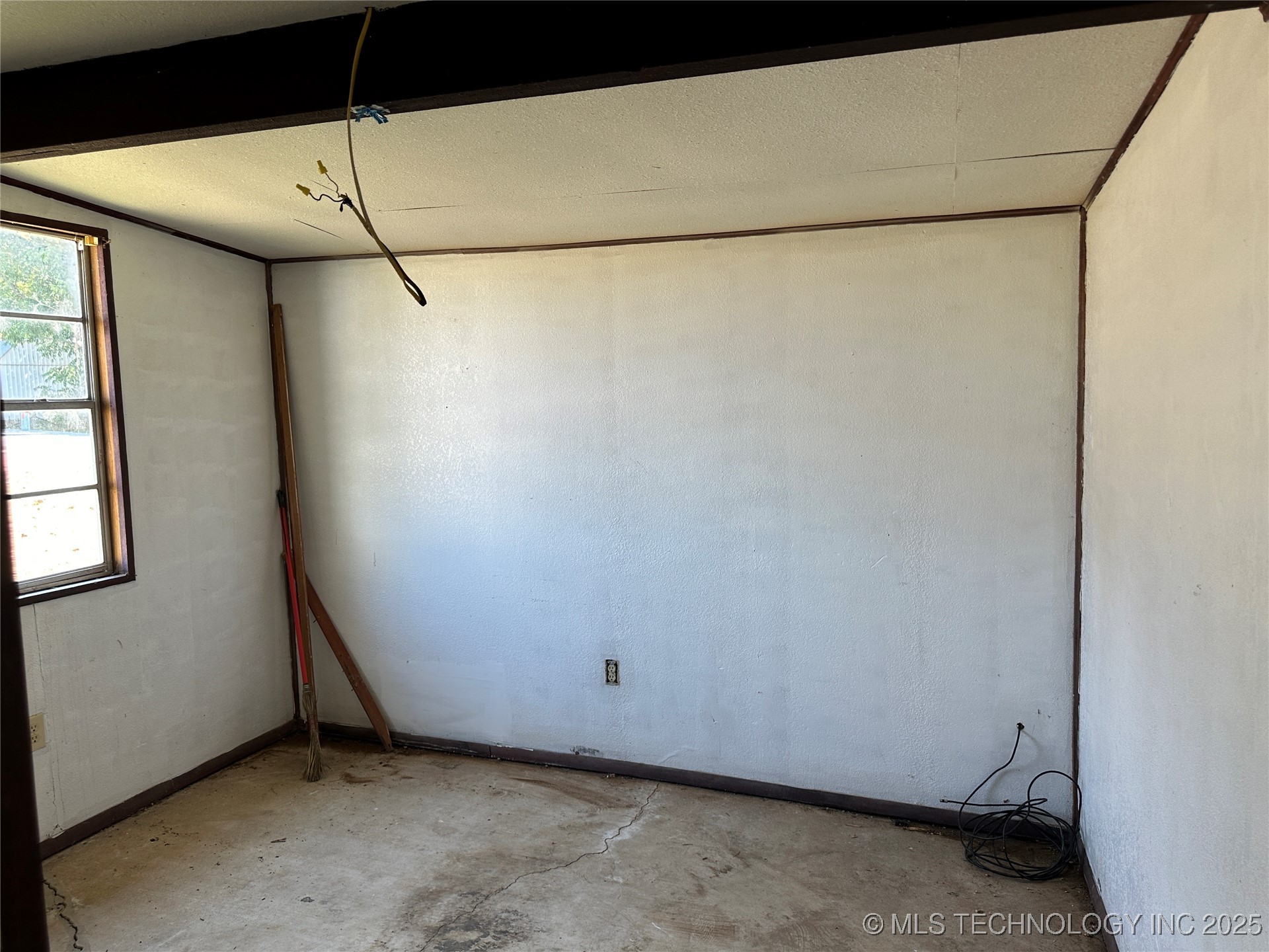 5924 Kickapoo Avenue Property Photo 17