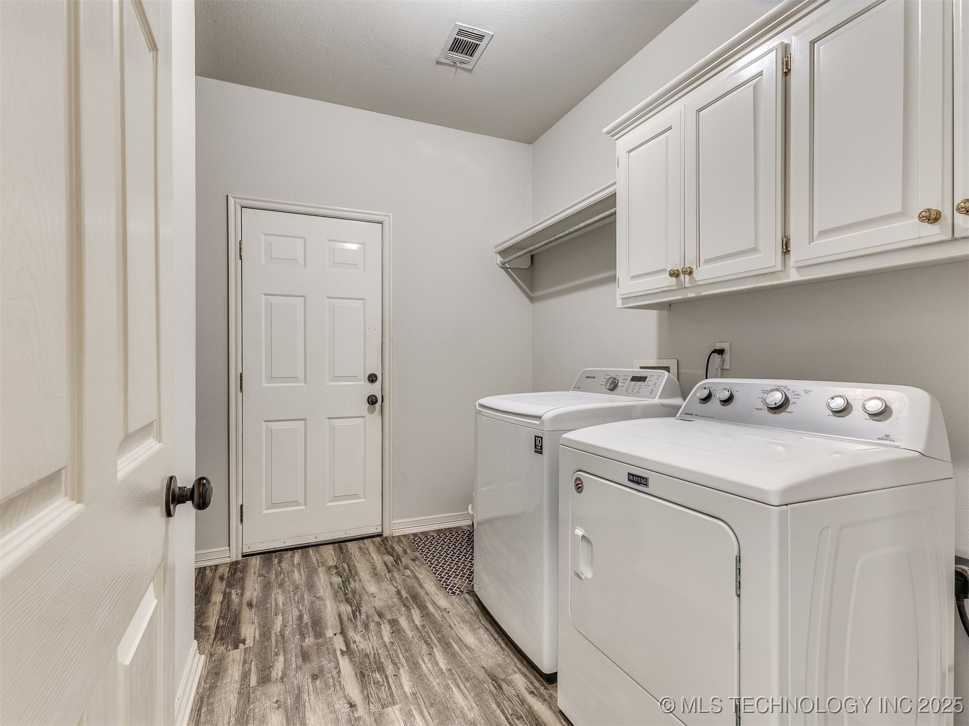 10201 E 92nd Street N Property Photo 17