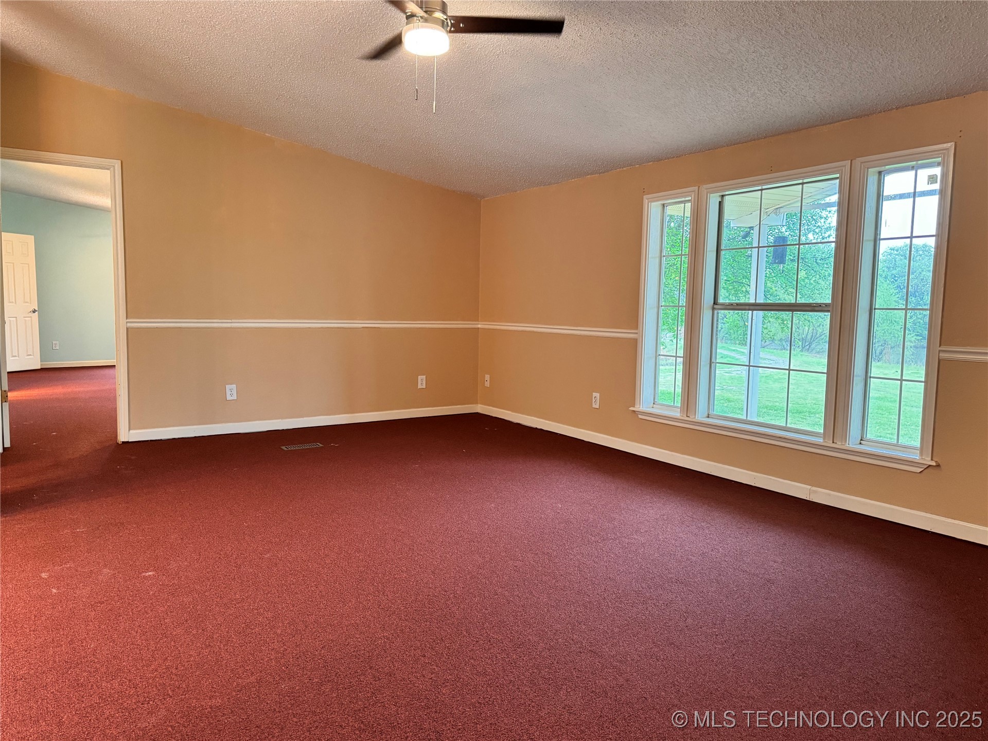 92 Durwood Property Photo 7