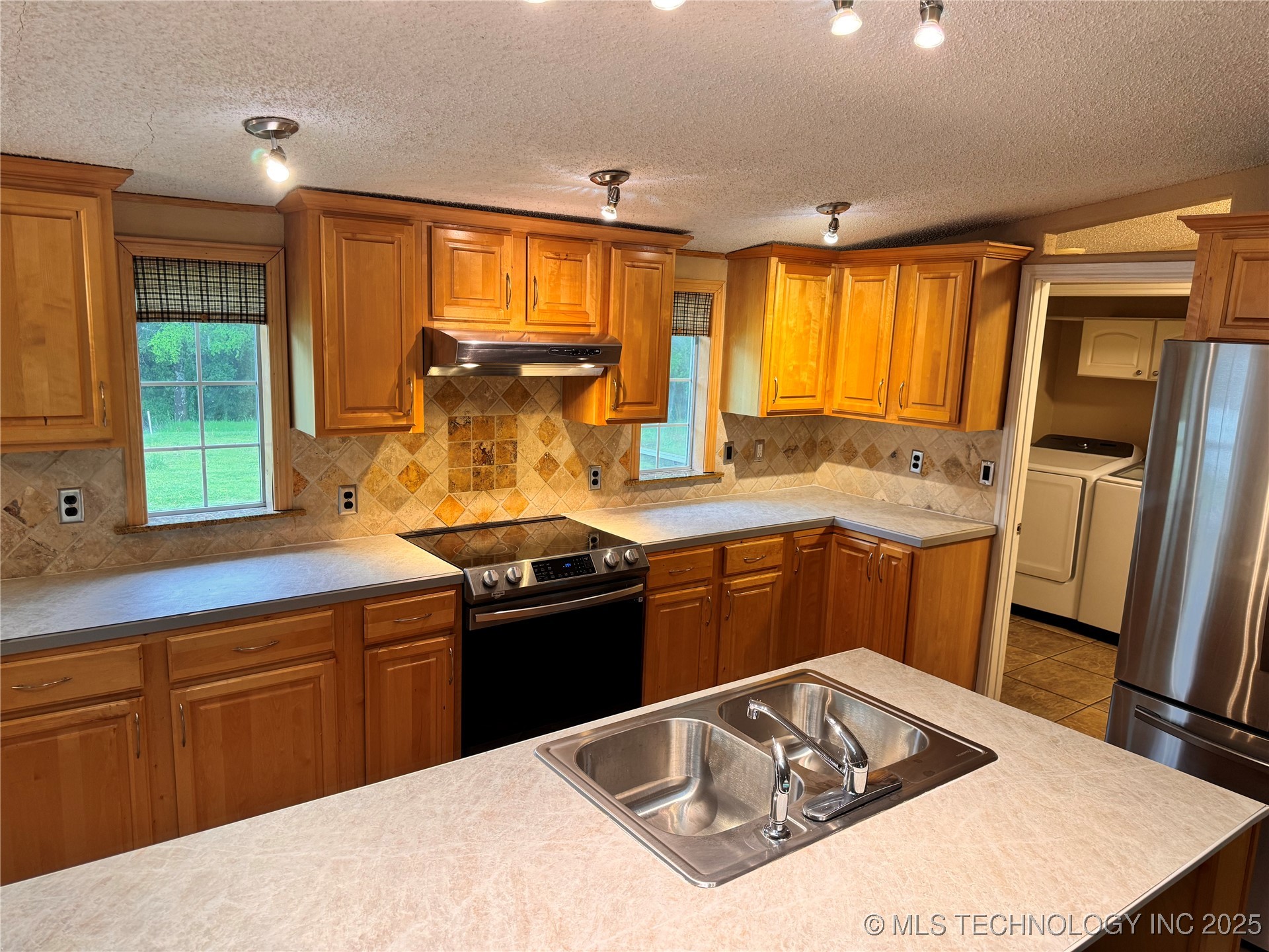 92 Durwood Property Photo 11