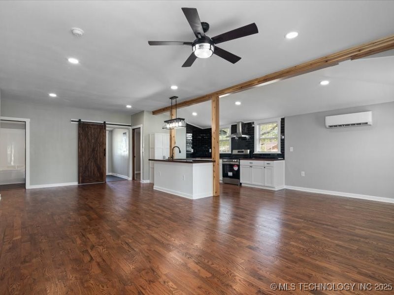 322 W Seneca Street Property Photo 10
