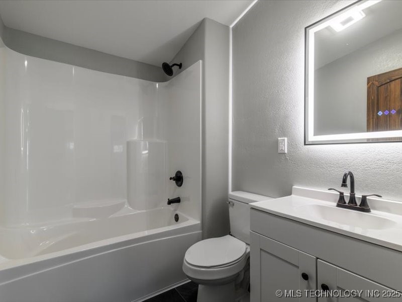 322 W Seneca Street Property Photo 13