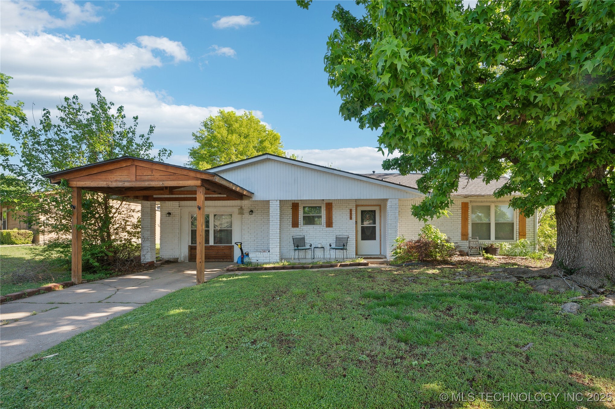 115 Aspen Drive Property Photo 1