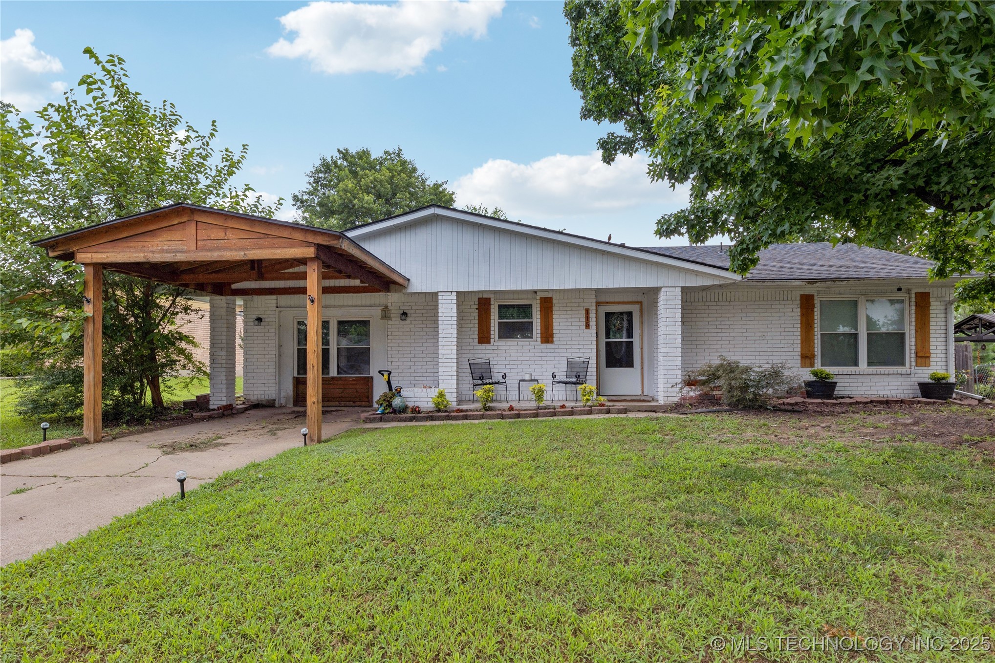 115 Aspen Drive Property Photo 1