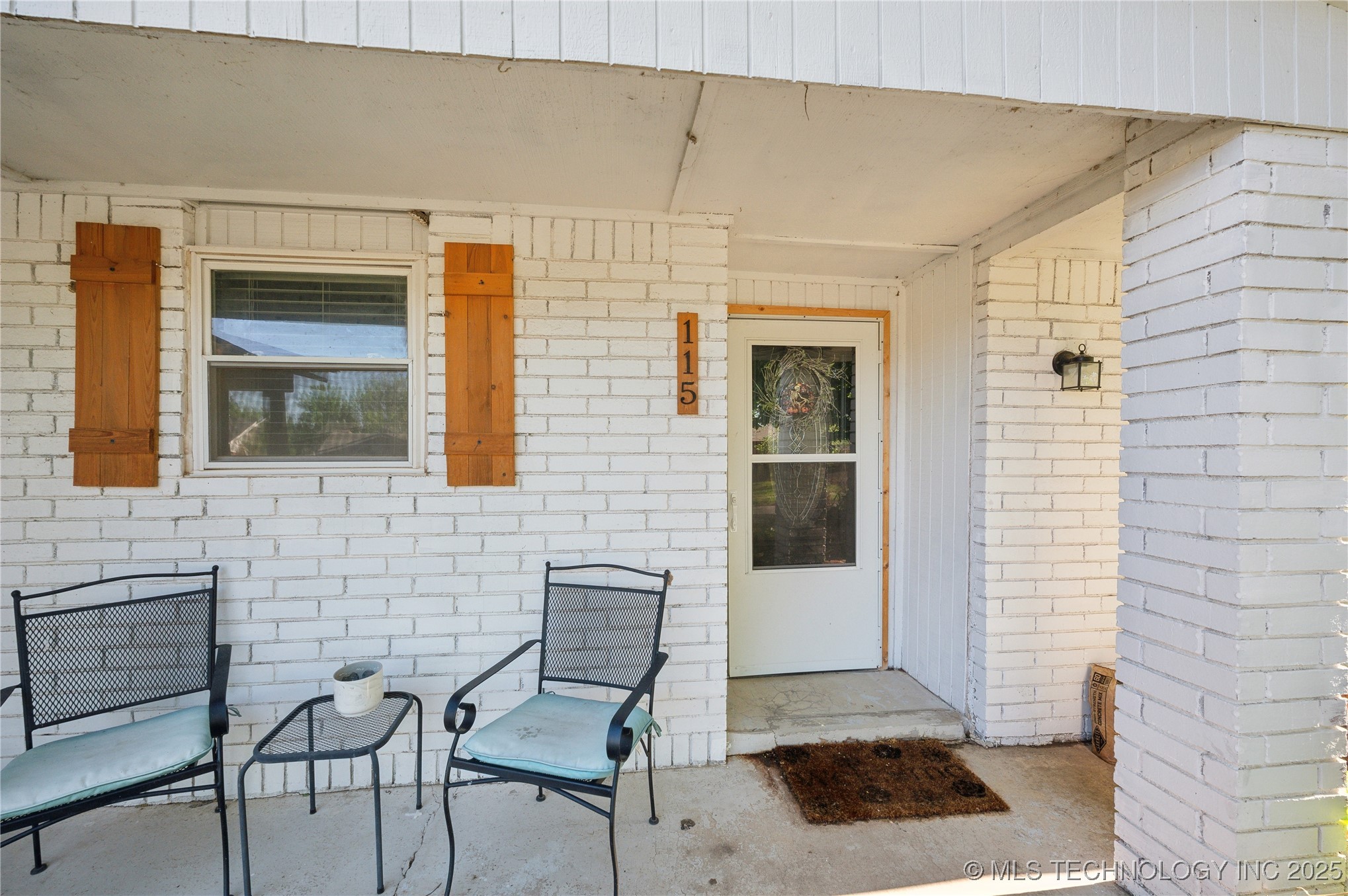 115 Aspen Drive Property Photo 3