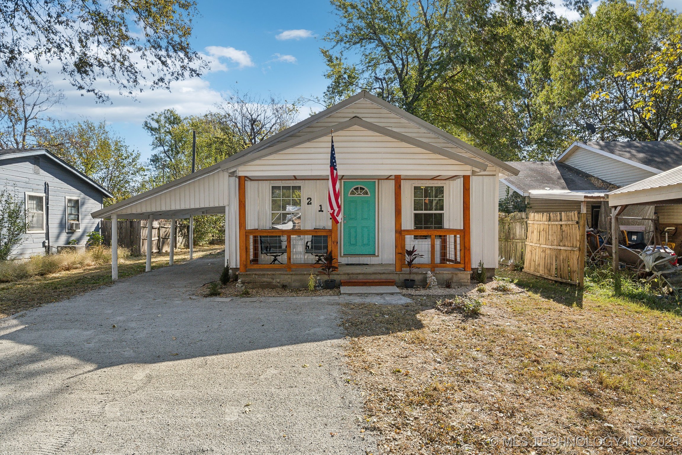 211 N Whitaker Property Photo