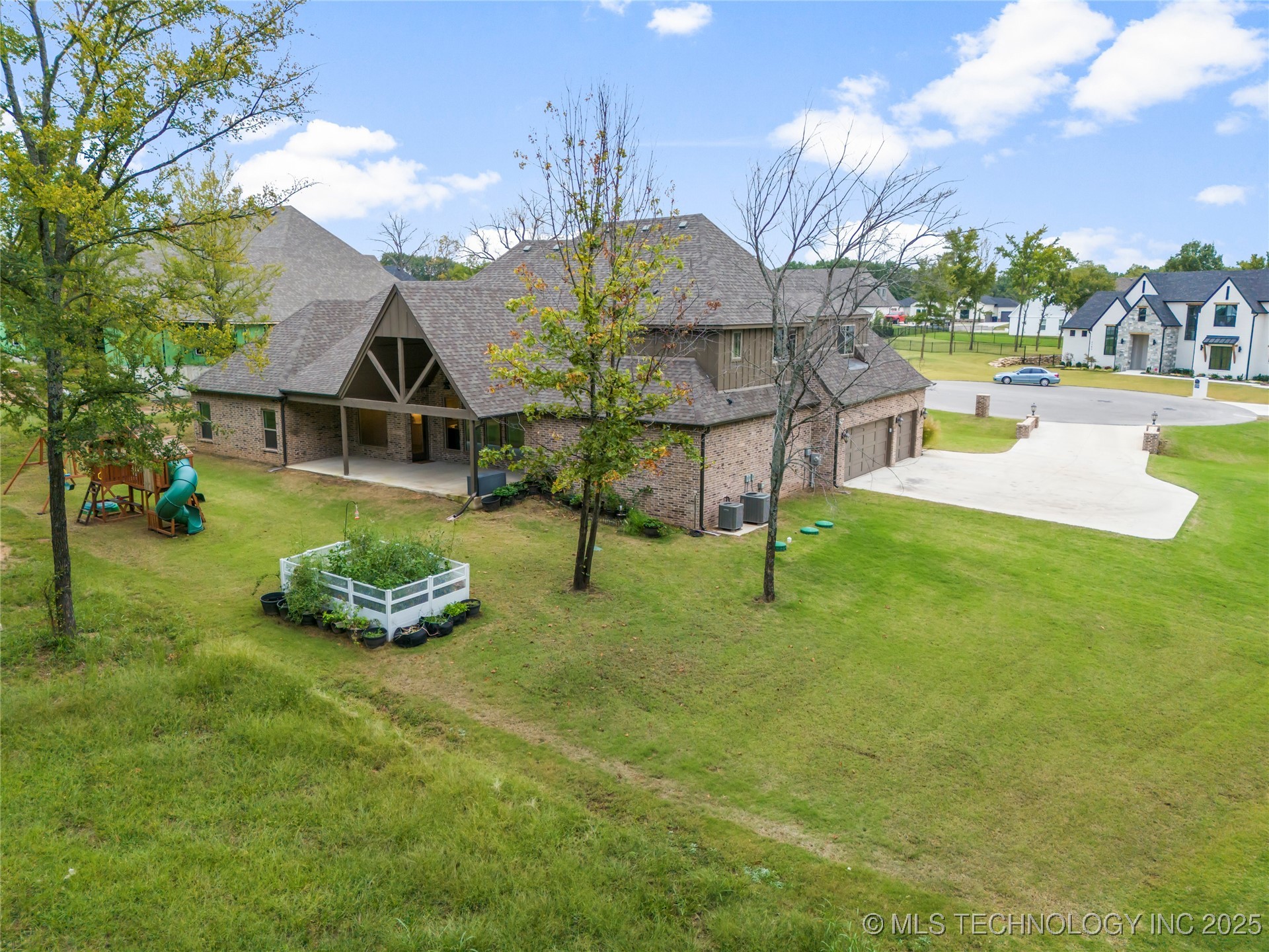 2102 E Huntsville Court Property Photo 50