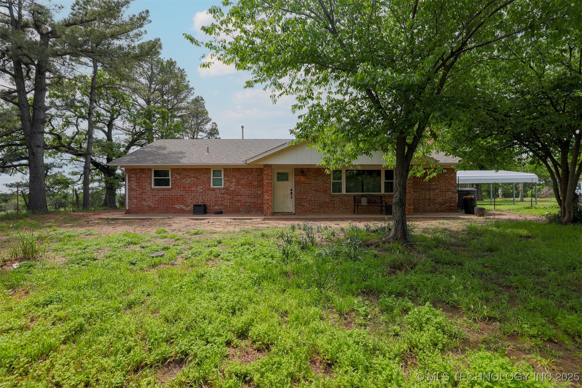 1414 N Eagle Road Property Photo 2