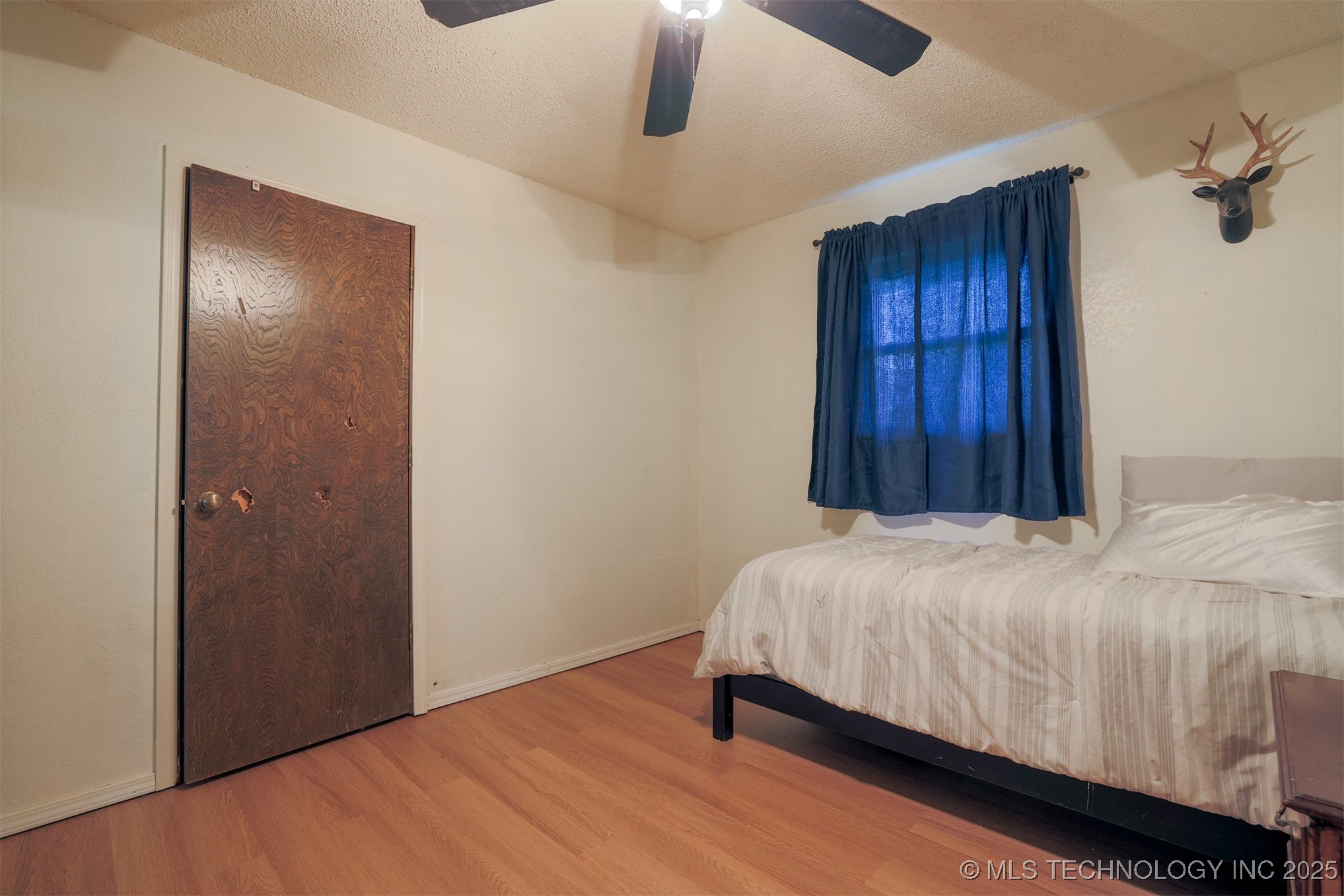 1414 N Eagle Road Property Photo 10
