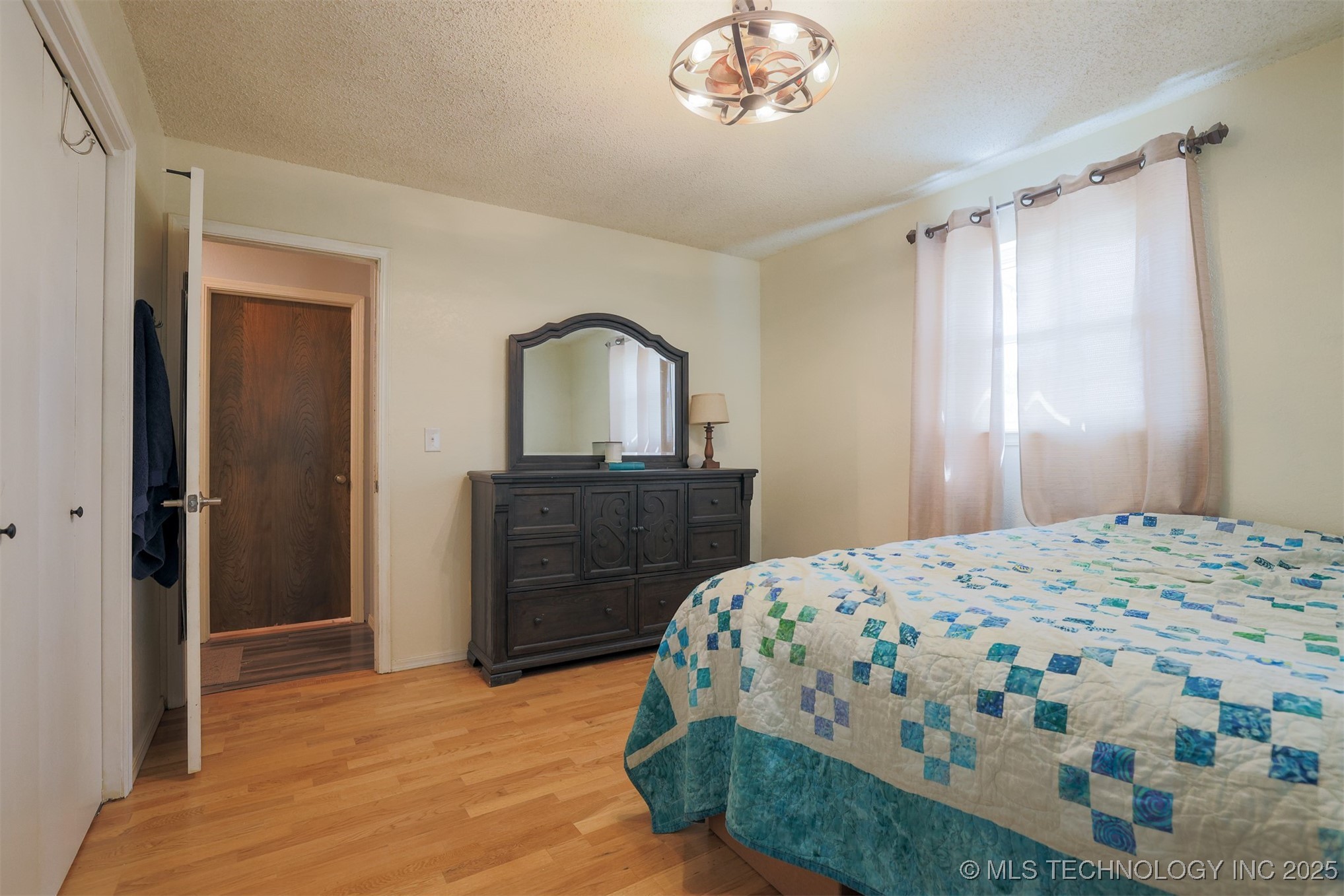 1414 N Eagle Road Property Photo 13