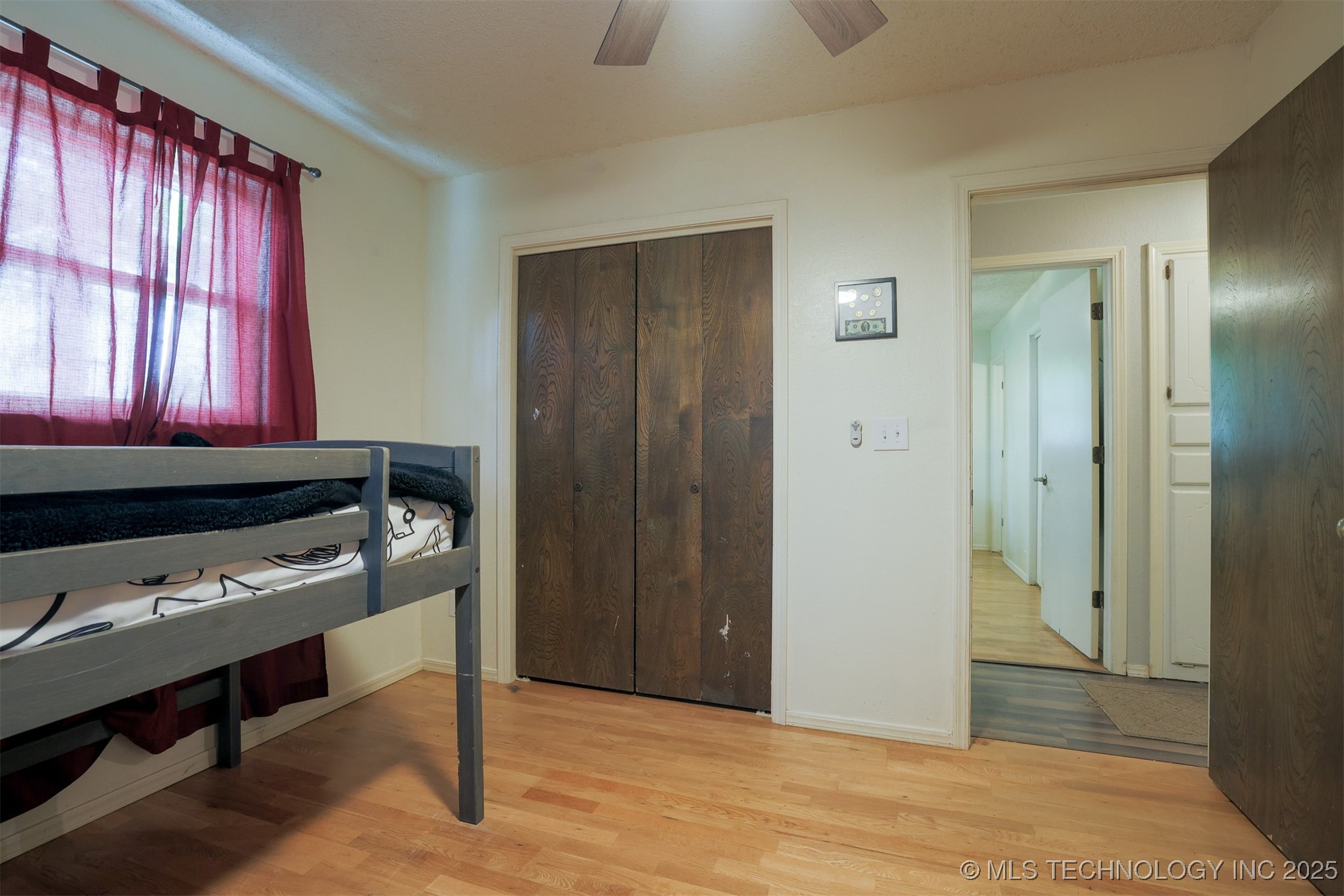 1414 N Eagle Road Property Photo 18