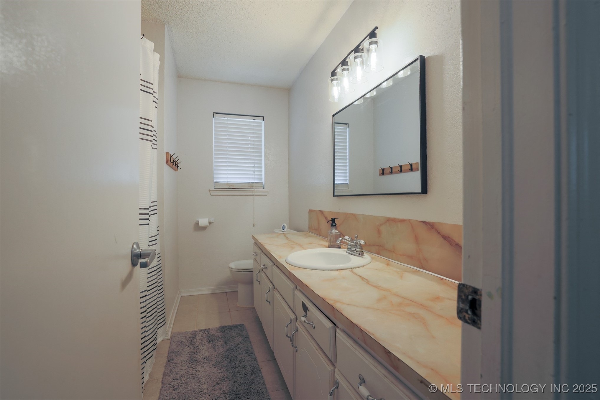 1414 N Eagle Road Property Photo 19