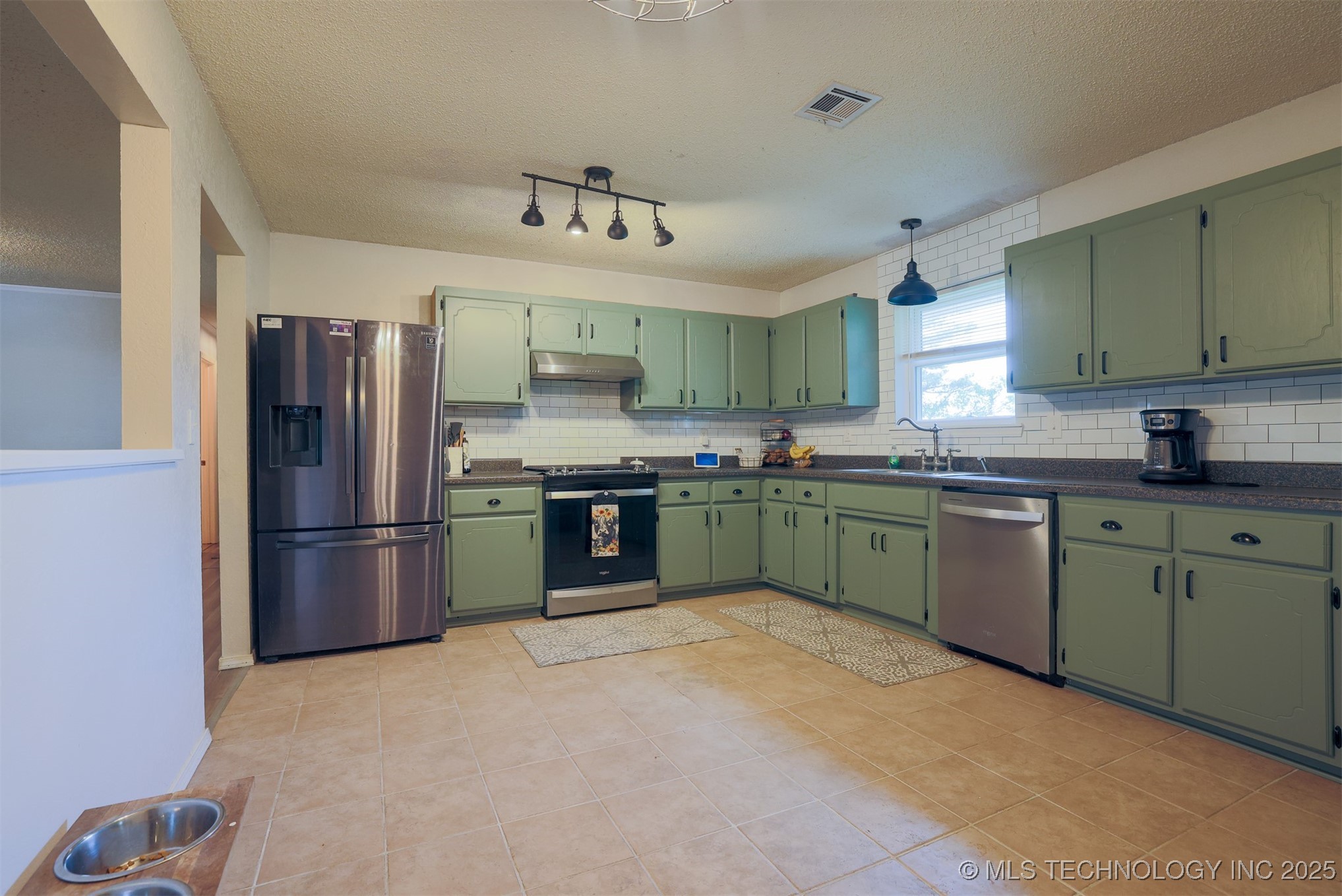1414 N Eagle Road Property Photo 22