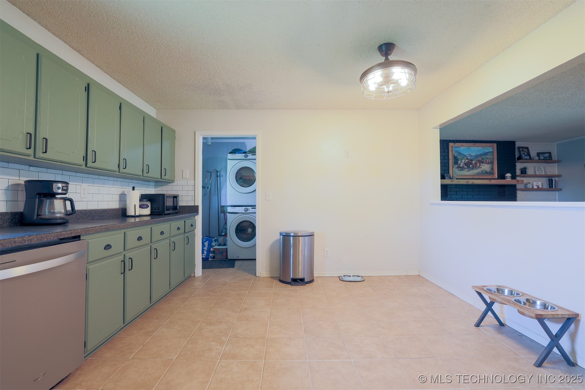 1414 N Eagle Road Property Photo 25