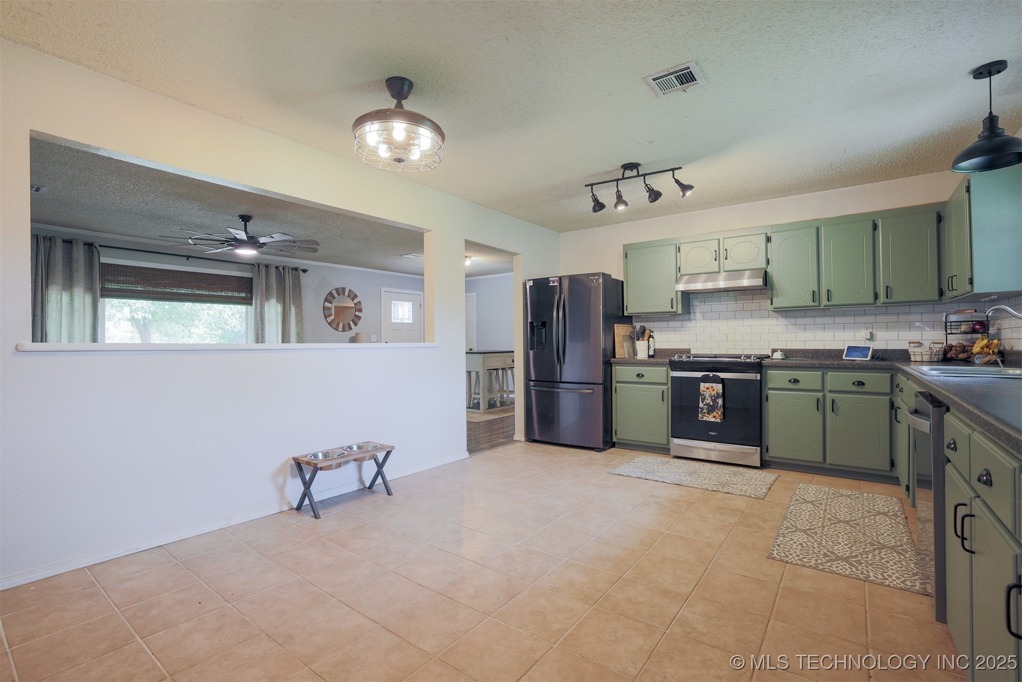 1414 N Eagle Road Property Photo 29