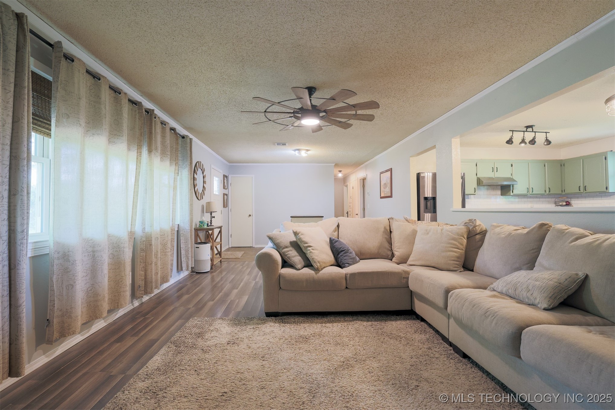 1414 N Eagle Road Property Photo 34