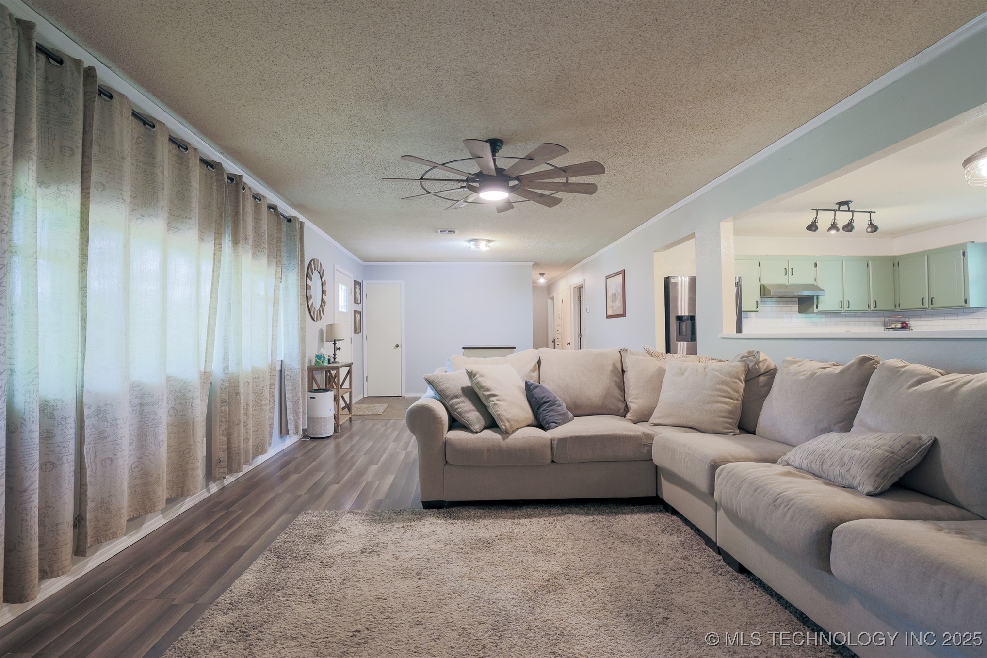 1414 N Eagle Road Property Photo 35