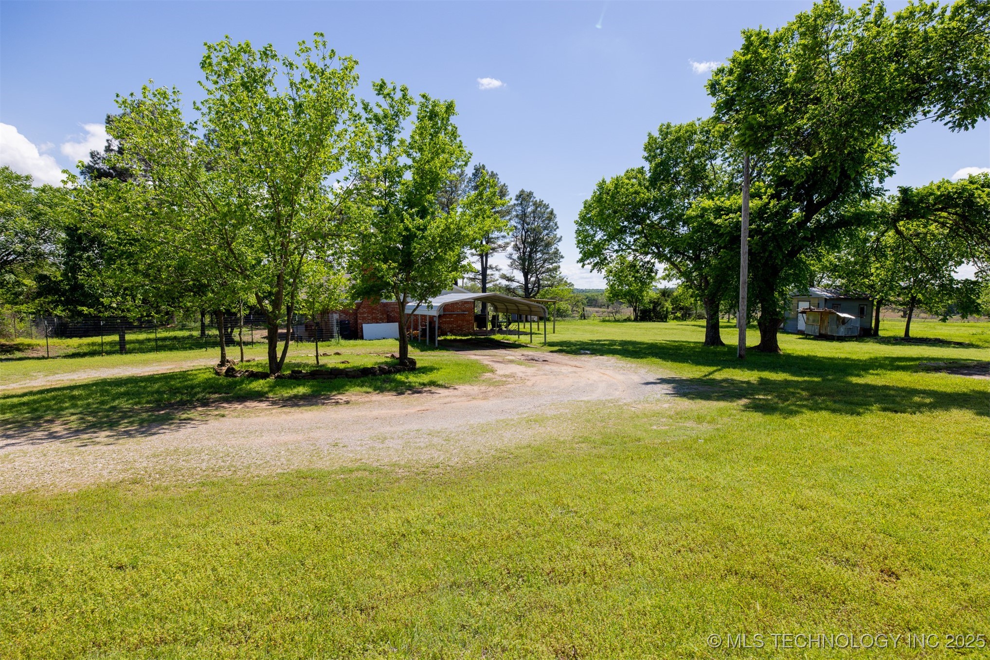 1414 N Eagle Road Property Photo 41
