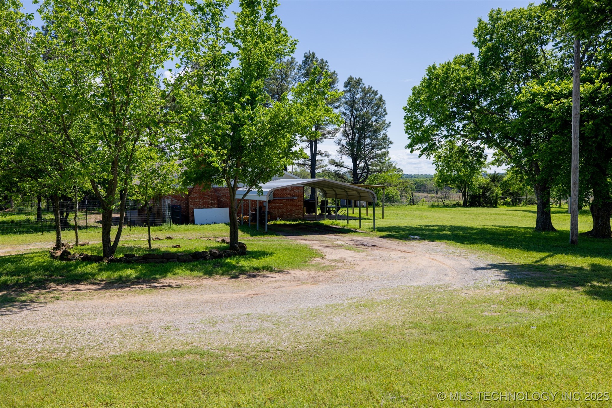 1414 N Eagle Road Property Photo 42