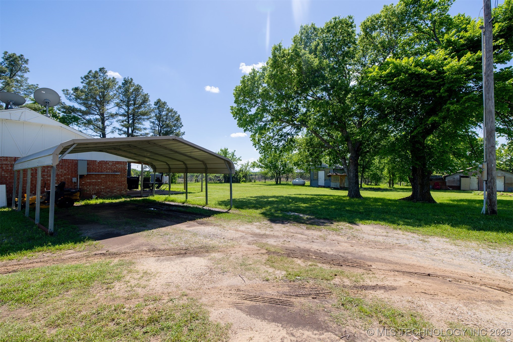 1414 N Eagle Road Property Photo 44