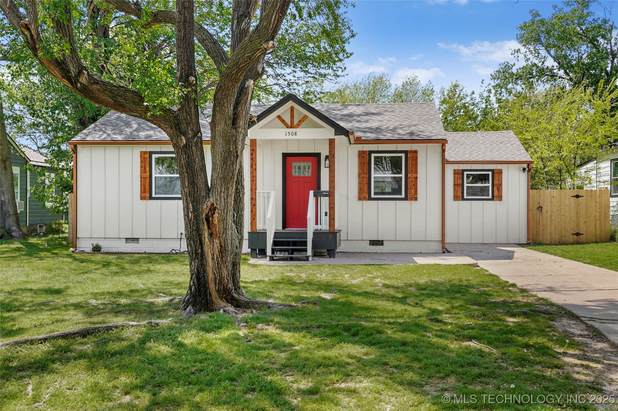 1508 N 68th East Avenue Property Photo 1