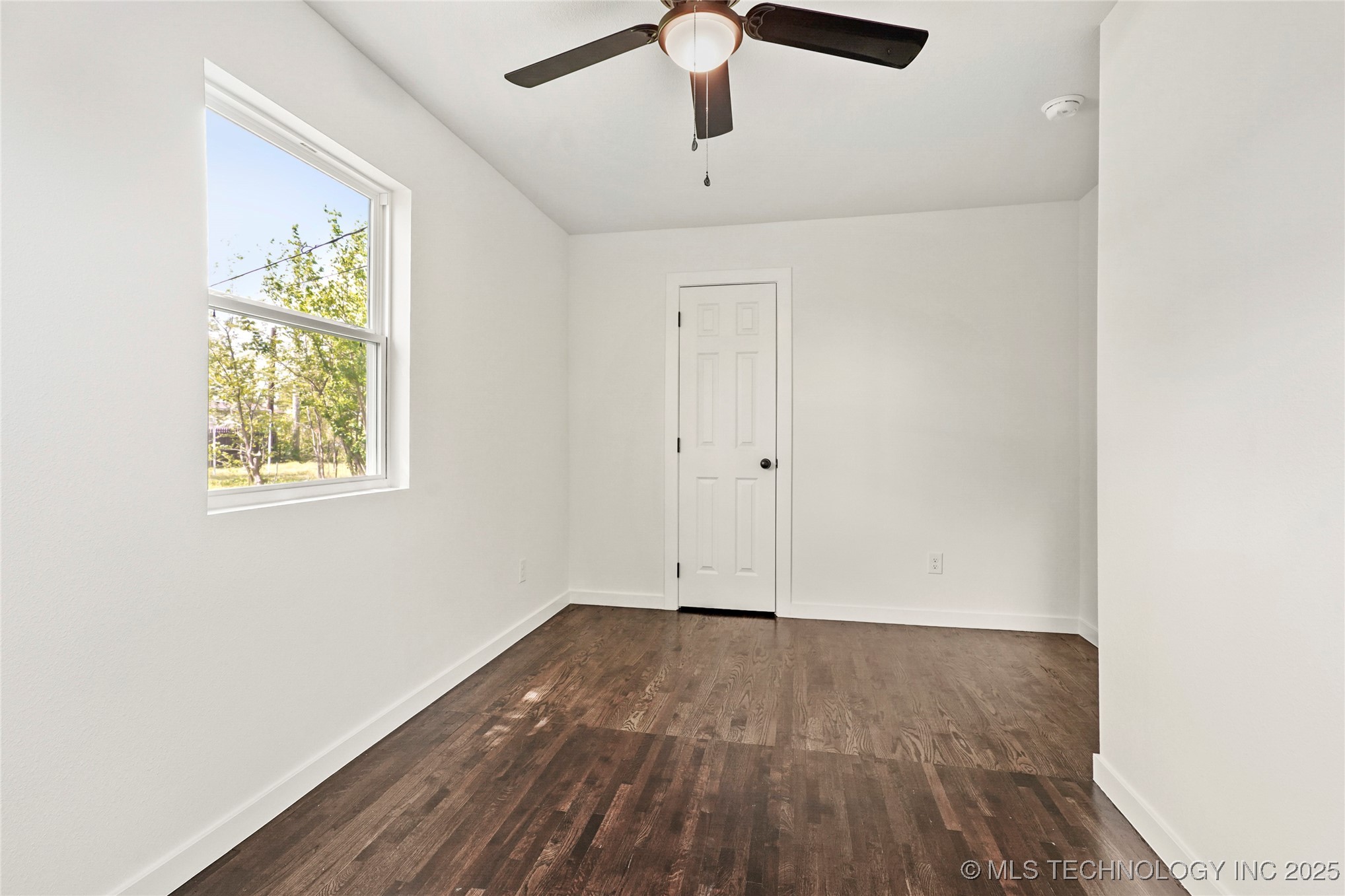 1508 N 68th East Avenue Property Photo 23