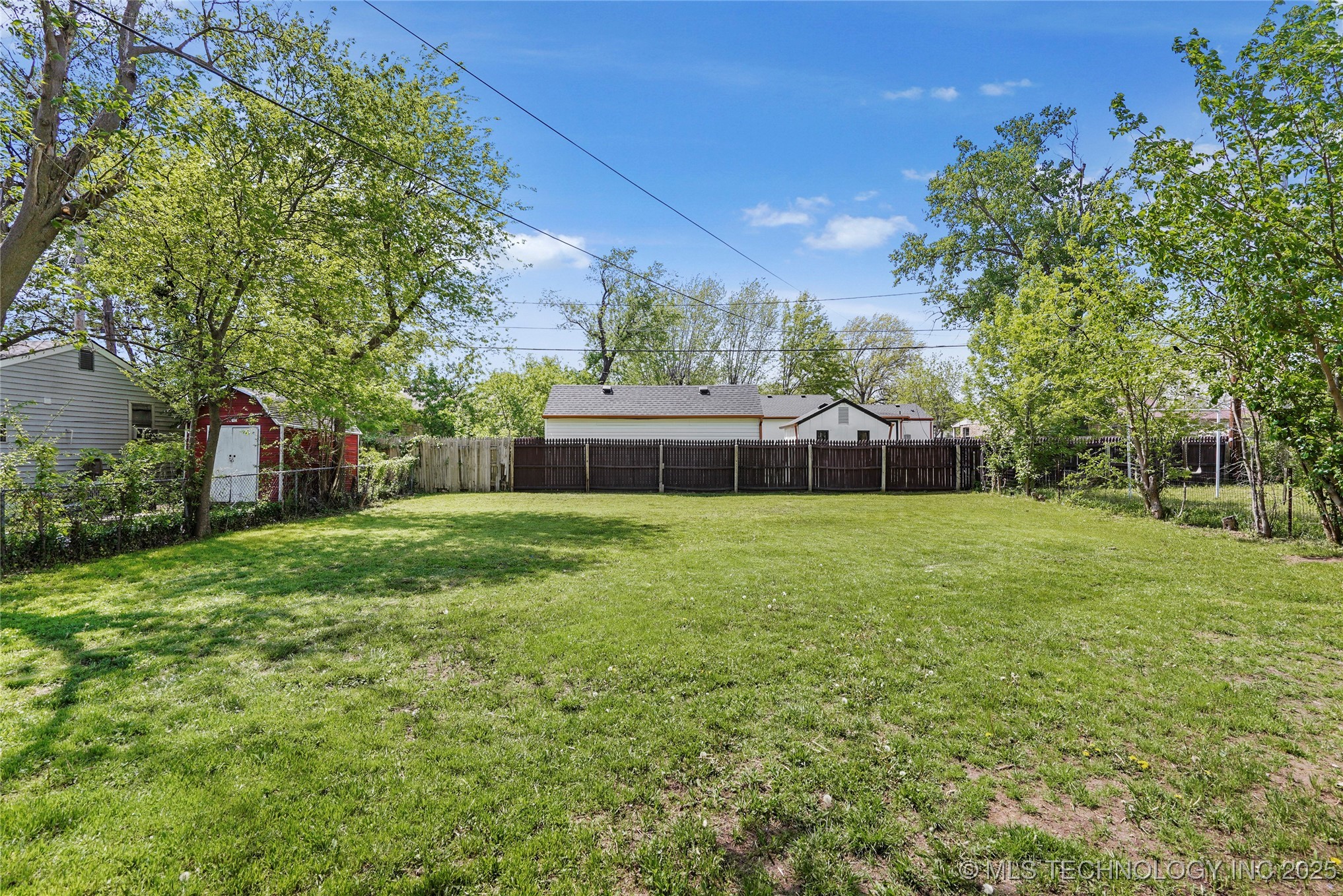 1508 N 68th East Avenue Property Photo 25