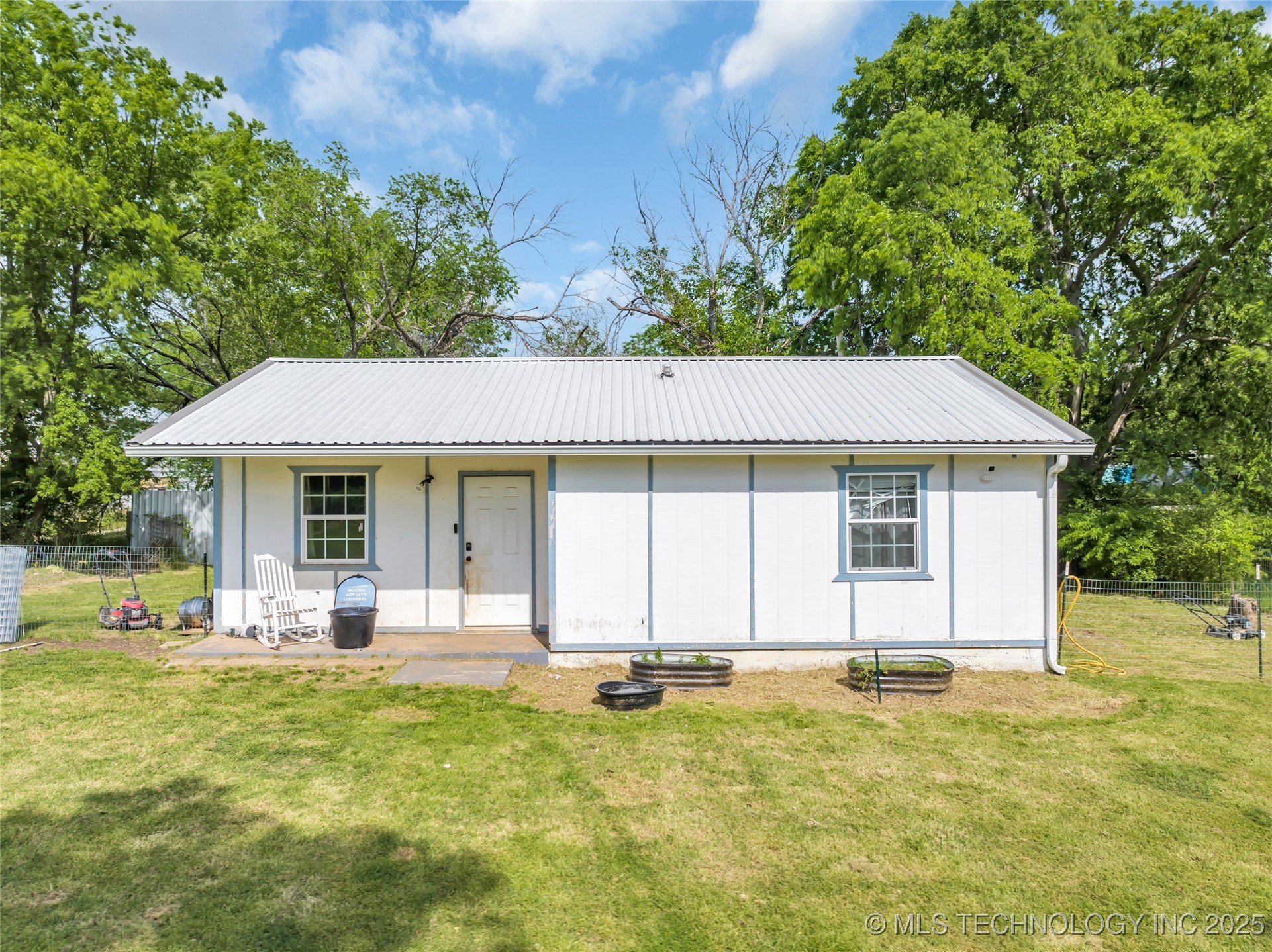 1080 7th Property Photo